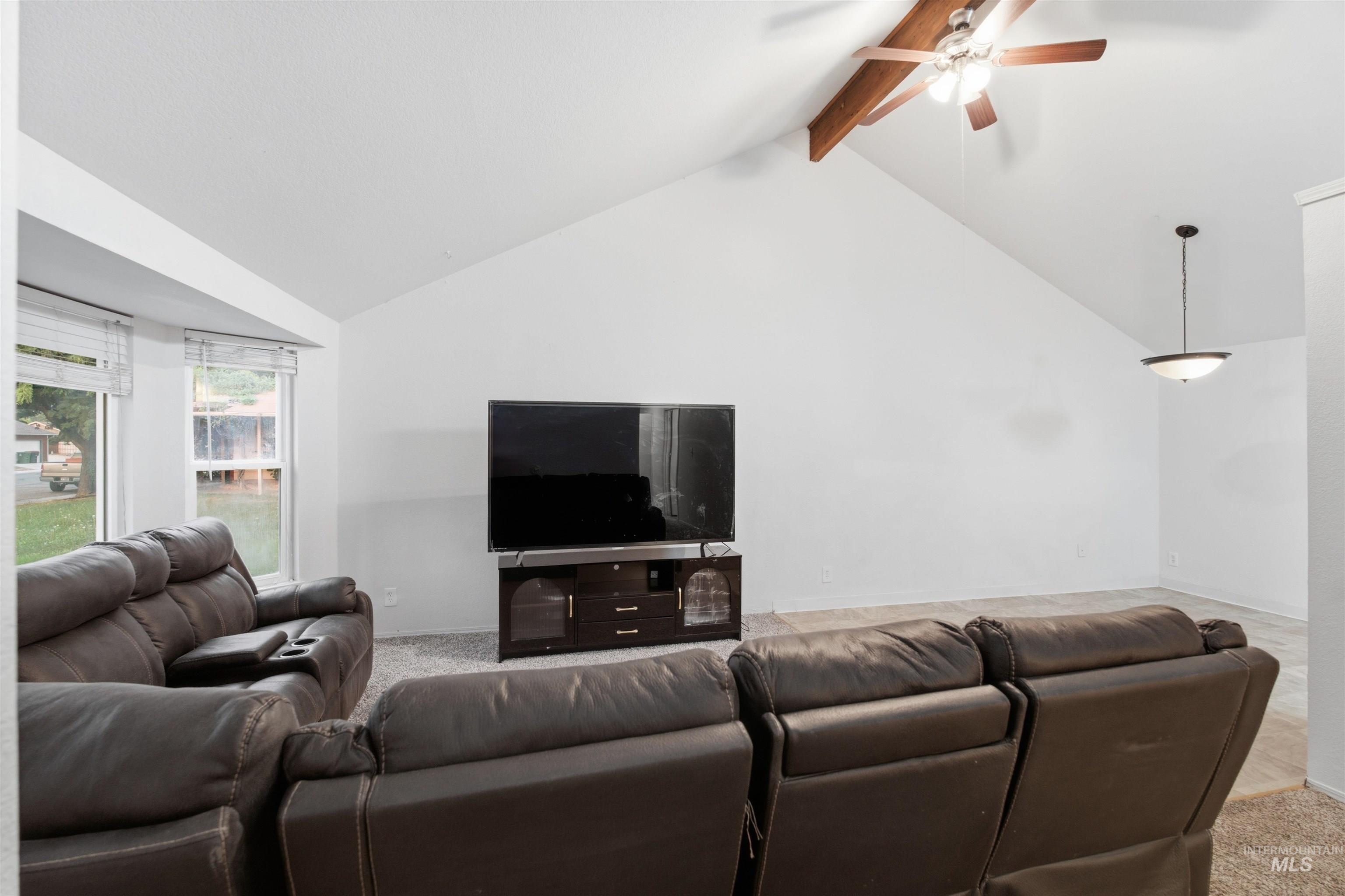 1911 W Tracy ct, Meridian, Idaho 83646, 4 Bedrooms, 2 Bathrooms, Residential For Sale, Price $415,000,MLS 98994155