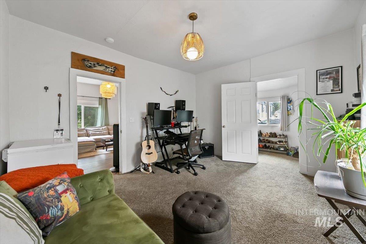 512 15th Ave N, Nampa, Idaho 83687, 3 Bedrooms, 1 Bathroom, Residential For Sale, Price $329,000, 98994167