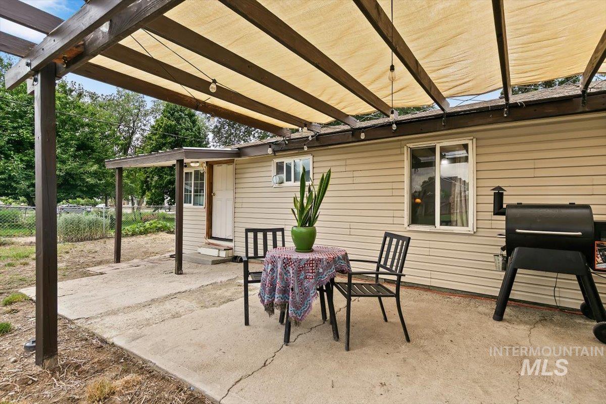 512 15th Ave N, Nampa, Idaho 83687, 3 Bedrooms, 1 Bathroom, Residential For Sale, Price $329,000, 98994167