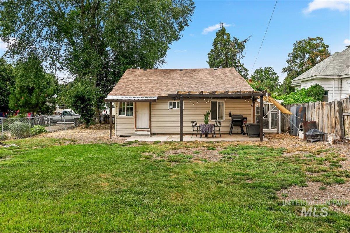 512 15th Ave N, Nampa, Idaho 83687, 3 Bedrooms, 1 Bathroom, Residential For Sale, Price $329,000, 98994167