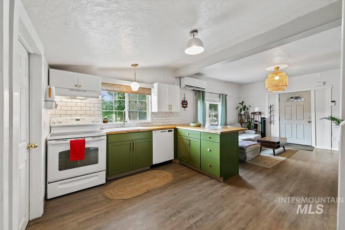 512 15th Ave N, Nampa, Idaho 83687, 3 Bedrooms, 1 Bathroom, Residential For Sale, Price $329,000, 98994167