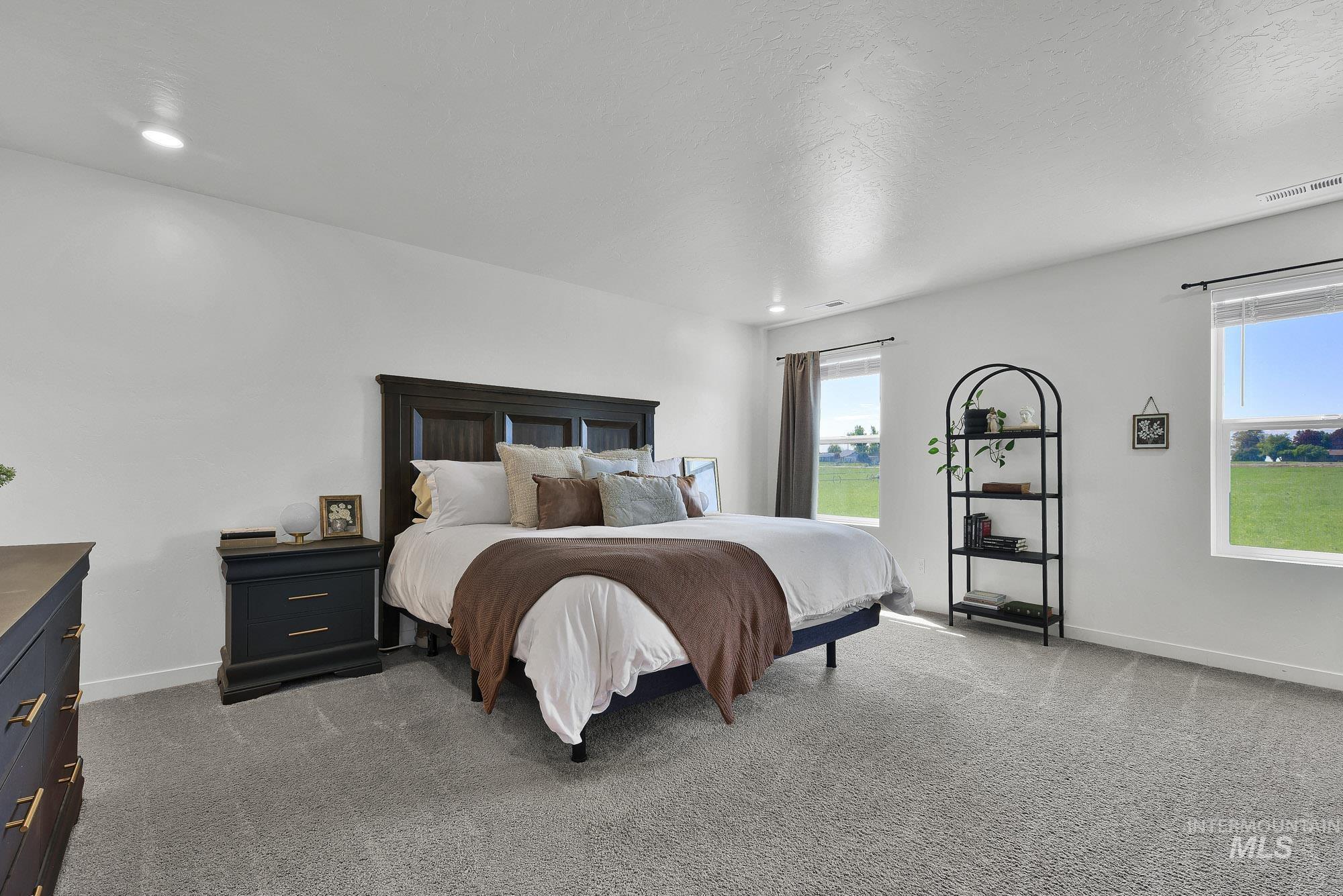 717 Lyra St, Meridian, Idaho 83642, 4 Bedrooms, 2.5 Bathrooms, Residential For Sale, Price $549,900,MLS 98994169