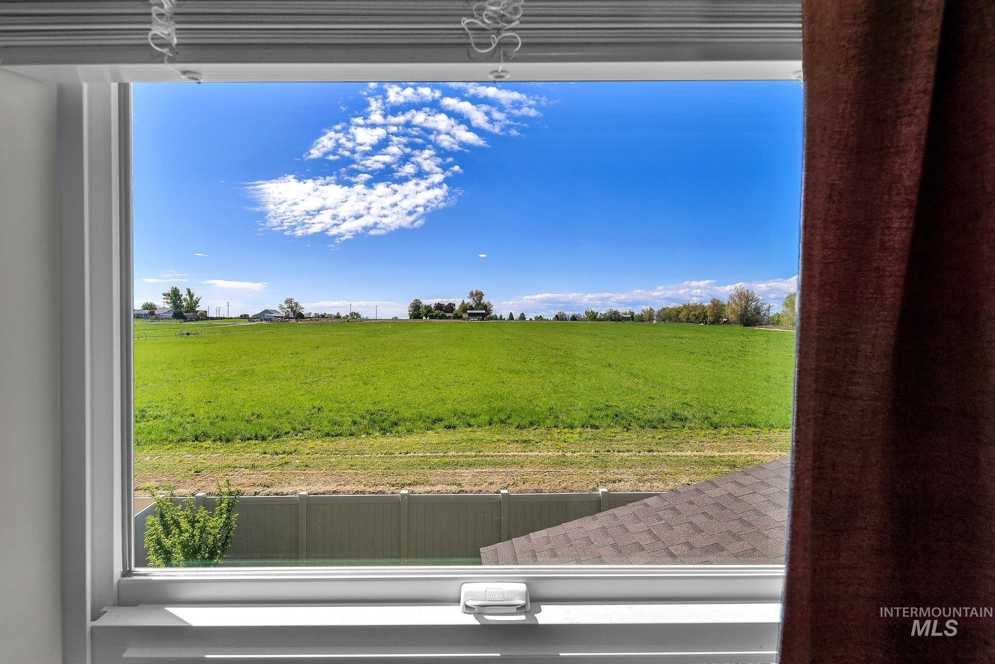 717 Lyra St, Meridian, Idaho 83642, 4 Bedrooms, 2.5 Bathrooms, Residential For Sale, Price $549,900,MLS 98994169