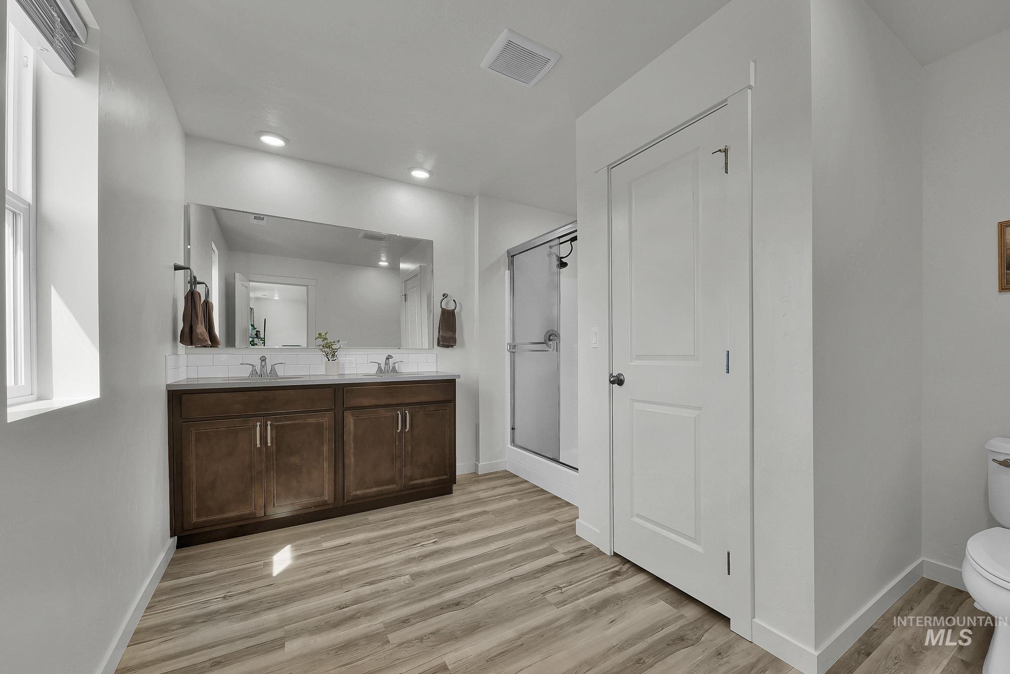 717 Lyra St, Meridian, Idaho 83642, 4 Bedrooms, 2.5 Bathrooms, Residential For Sale, Price $549,900,MLS 98994169