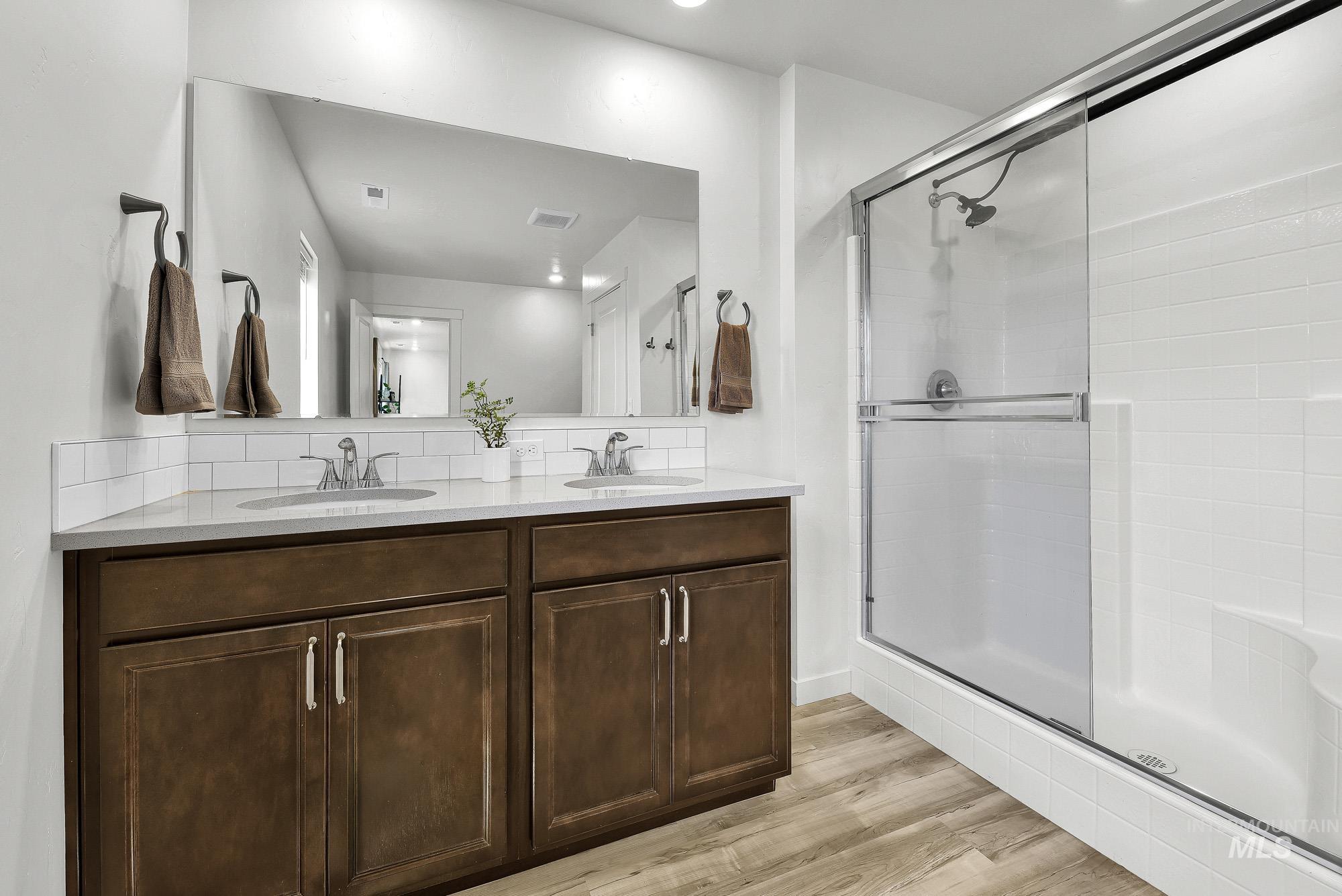 717 Lyra St, Meridian, Idaho 83642, 4 Bedrooms, 2.5 Bathrooms, Residential For Sale, Price $549,900,MLS 98994169