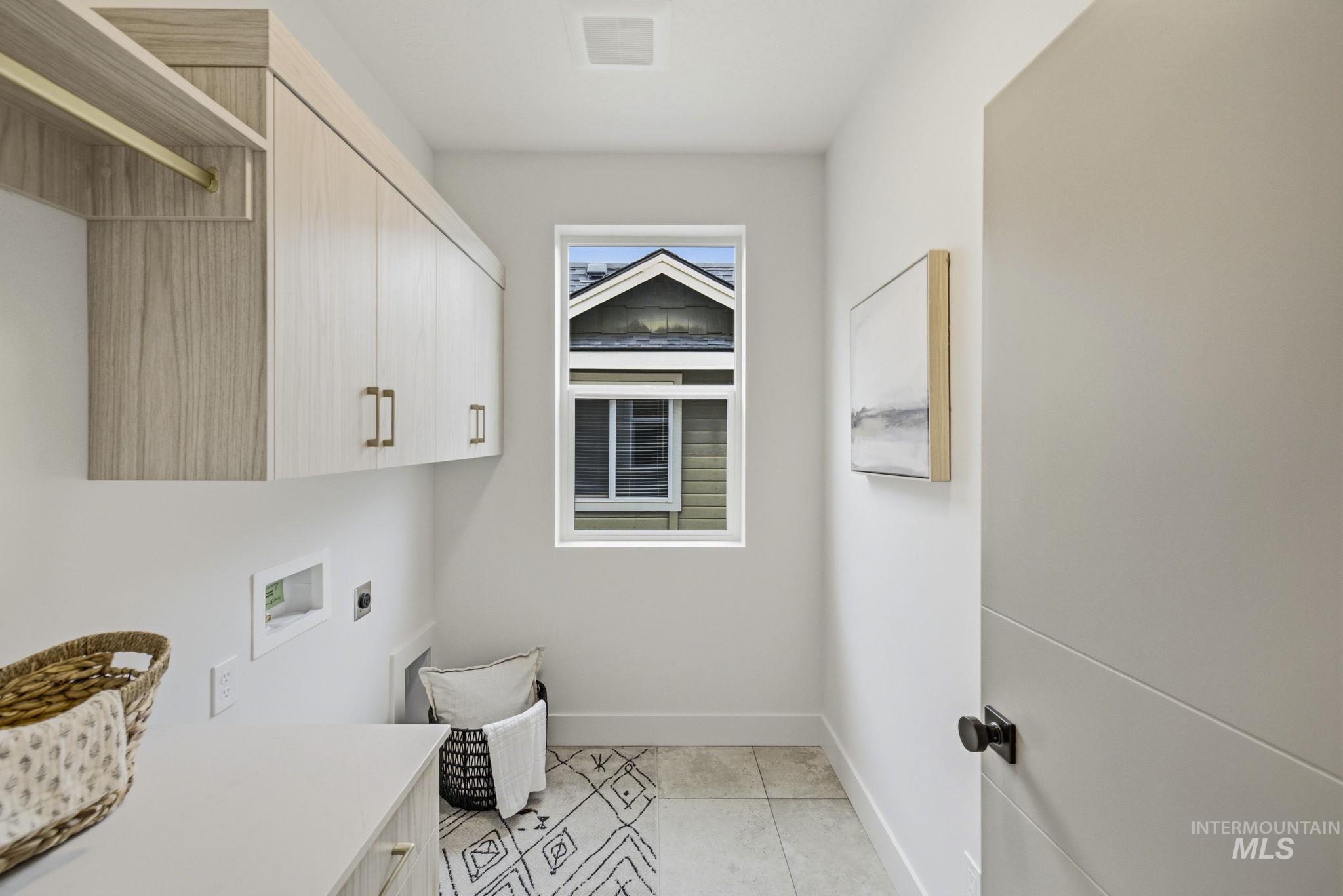 1818 S. Hervey Street, Boise, Idaho 83705, 3 Bedrooms, 3.5 Bathrooms, Residential For Sale, Price $775,000,MLS 98994184