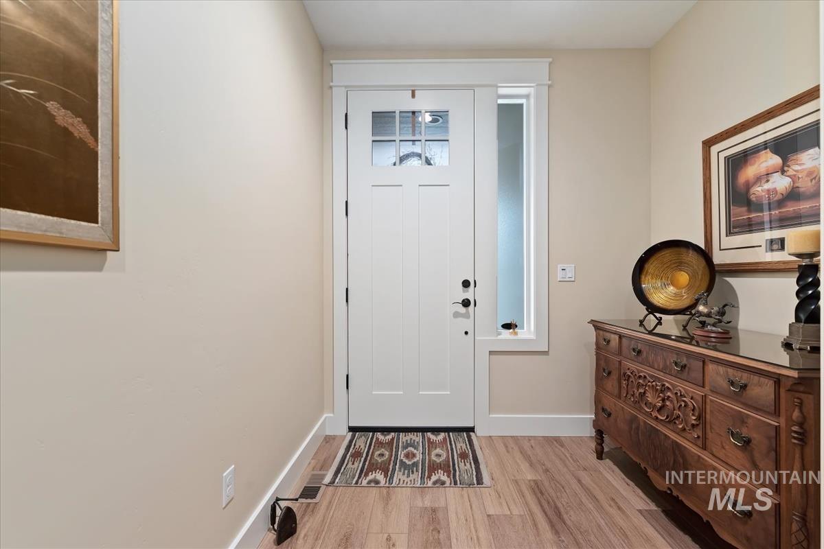 4683 S Amorita Place, Meridian, Idaho 83642, 3 Bedrooms, 2 Bathrooms, Residential For Sale, Price $609,999,MLS 98994189