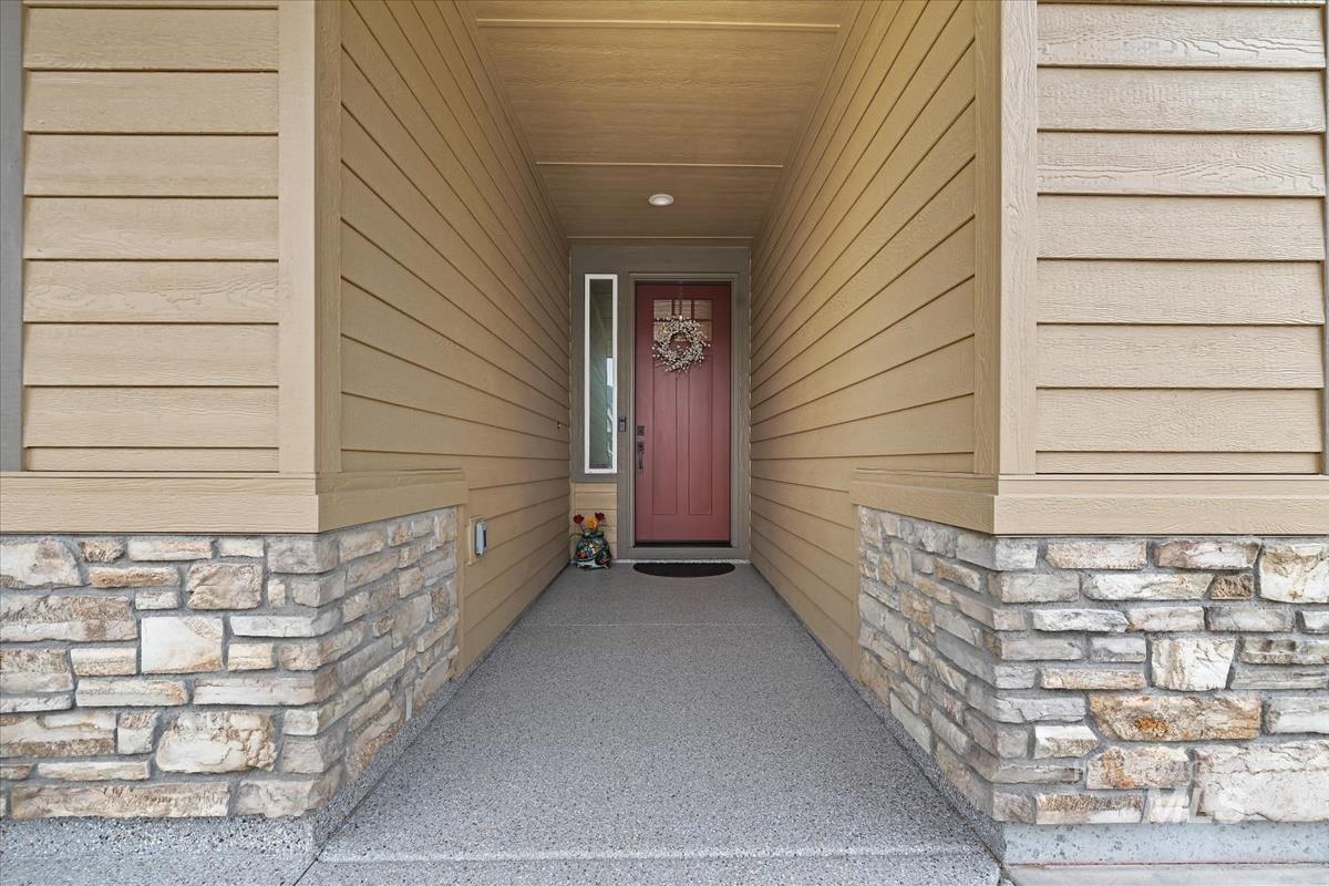 4683 S Amorita Place, Meridian, Idaho 83642, 3 Bedrooms, 2 Bathrooms, Residential For Sale, Price $609,999, 98994189