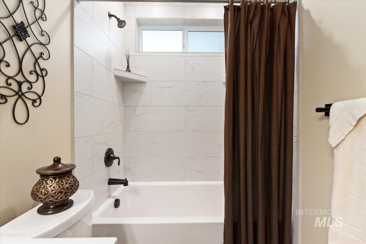 4683 S Amorita Place, Meridian, Idaho 83642, 3 Bedrooms, 2 Bathrooms, Residential For Sale, Price $609,999, 98994189