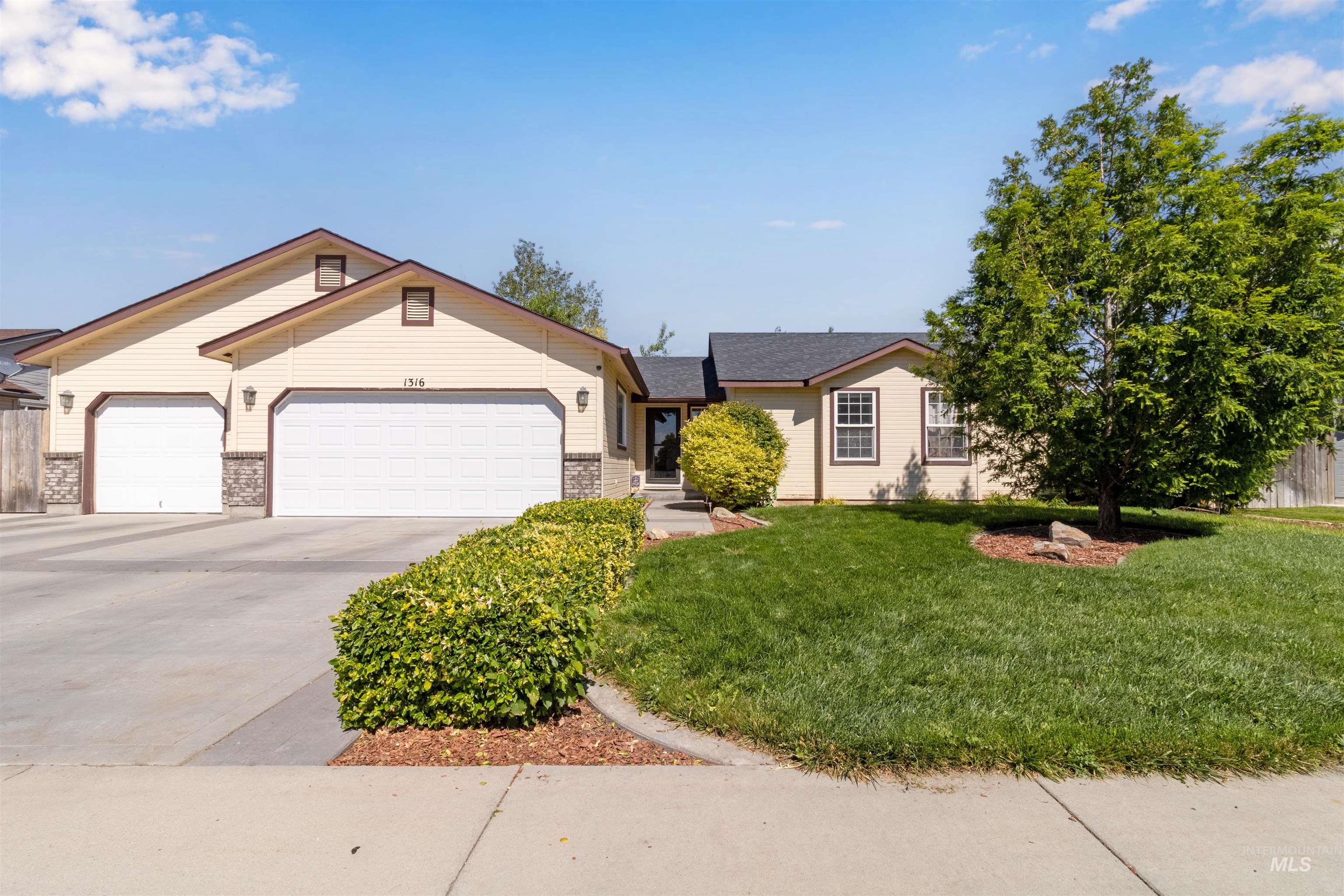 1316 Willow Creek Dr, Nampa, Idaho 83686, 4 Bedrooms, 2 Bathrooms, Residential For Sale, Price $410,000, 98994197