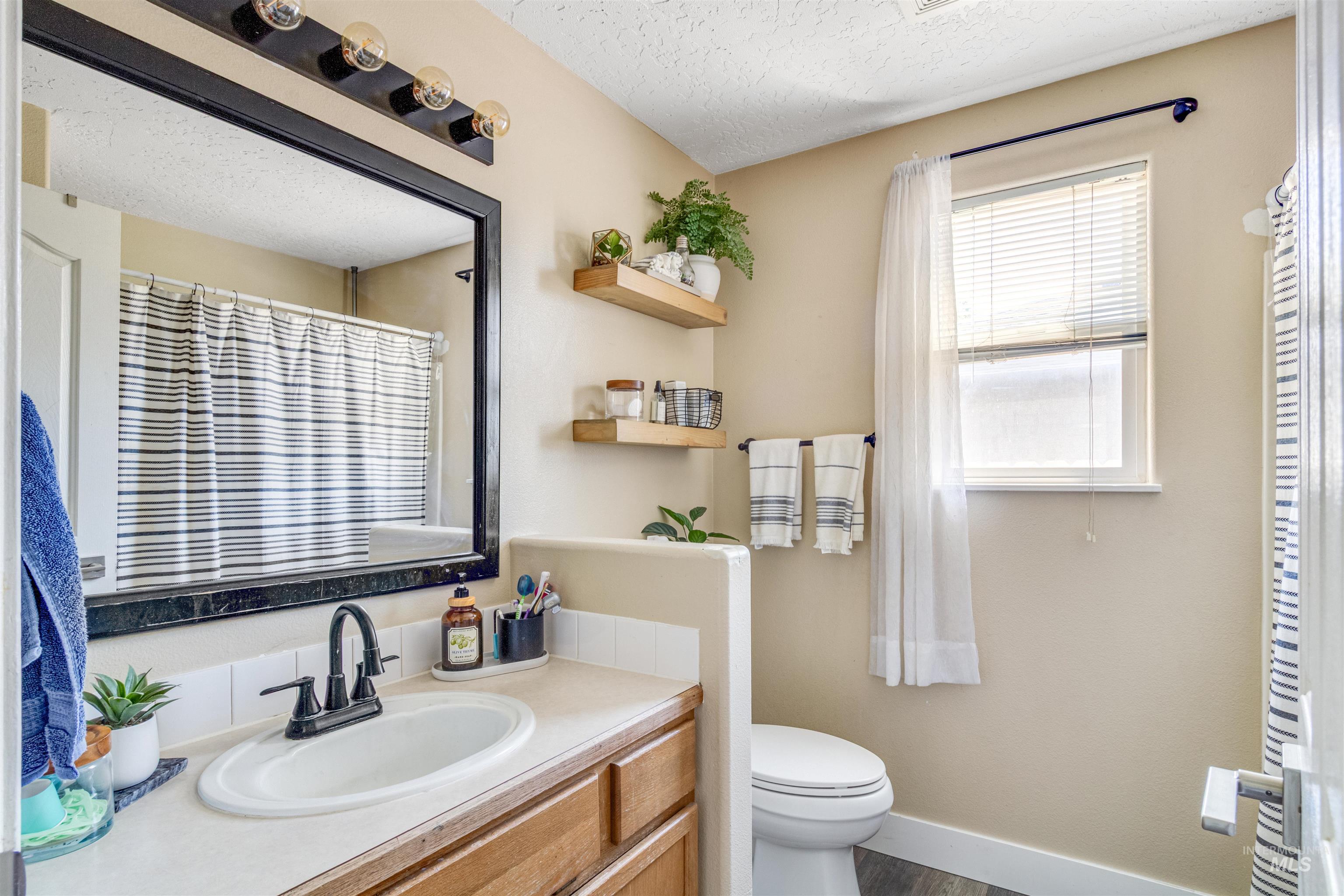 1316 Willow Creek Dr, Nampa, Idaho 83686, 4 Bedrooms, 2 Bathrooms, Residential For Sale, Price $410,000,MLS 98994197