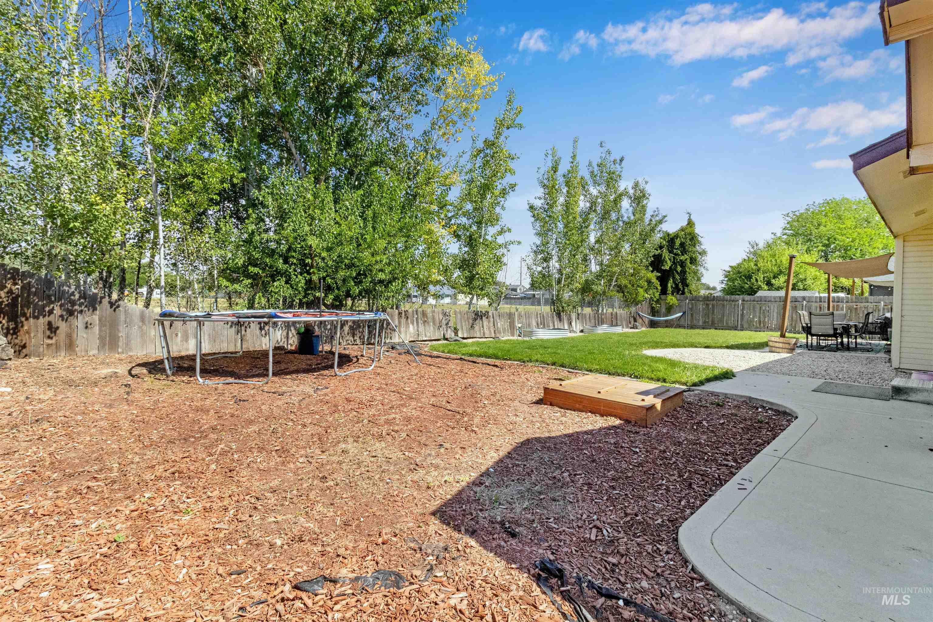 1316 Willow Creek Dr, Nampa, Idaho 83686, 4 Bedrooms, 2 Bathrooms, Residential For Sale, Price $410,000,MLS 98994197