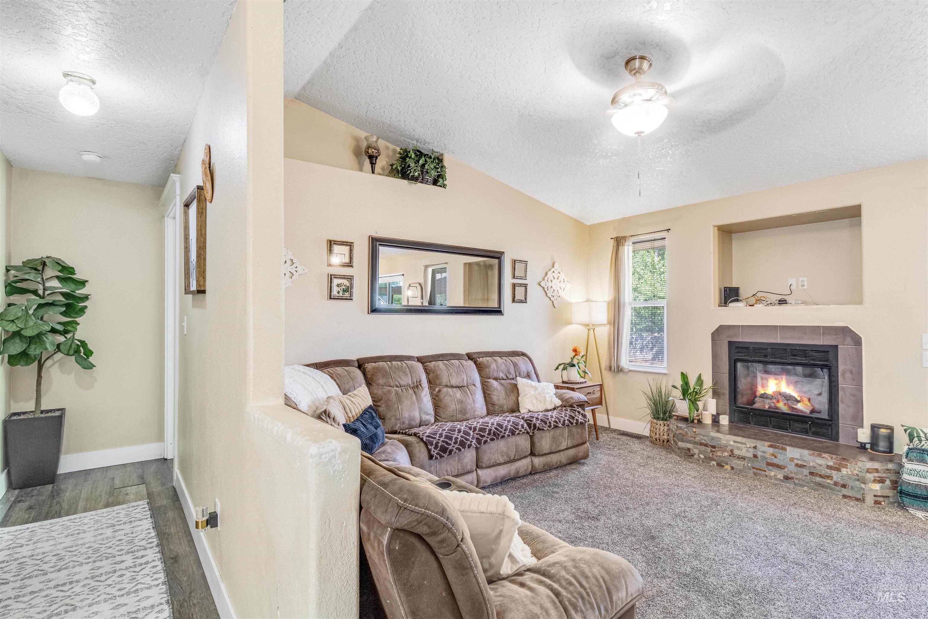1316 Willow Creek Dr, Nampa, Idaho 83686, 4 Bedrooms, 2 Bathrooms, Residential For Sale, Price $410,000,MLS 98994197
