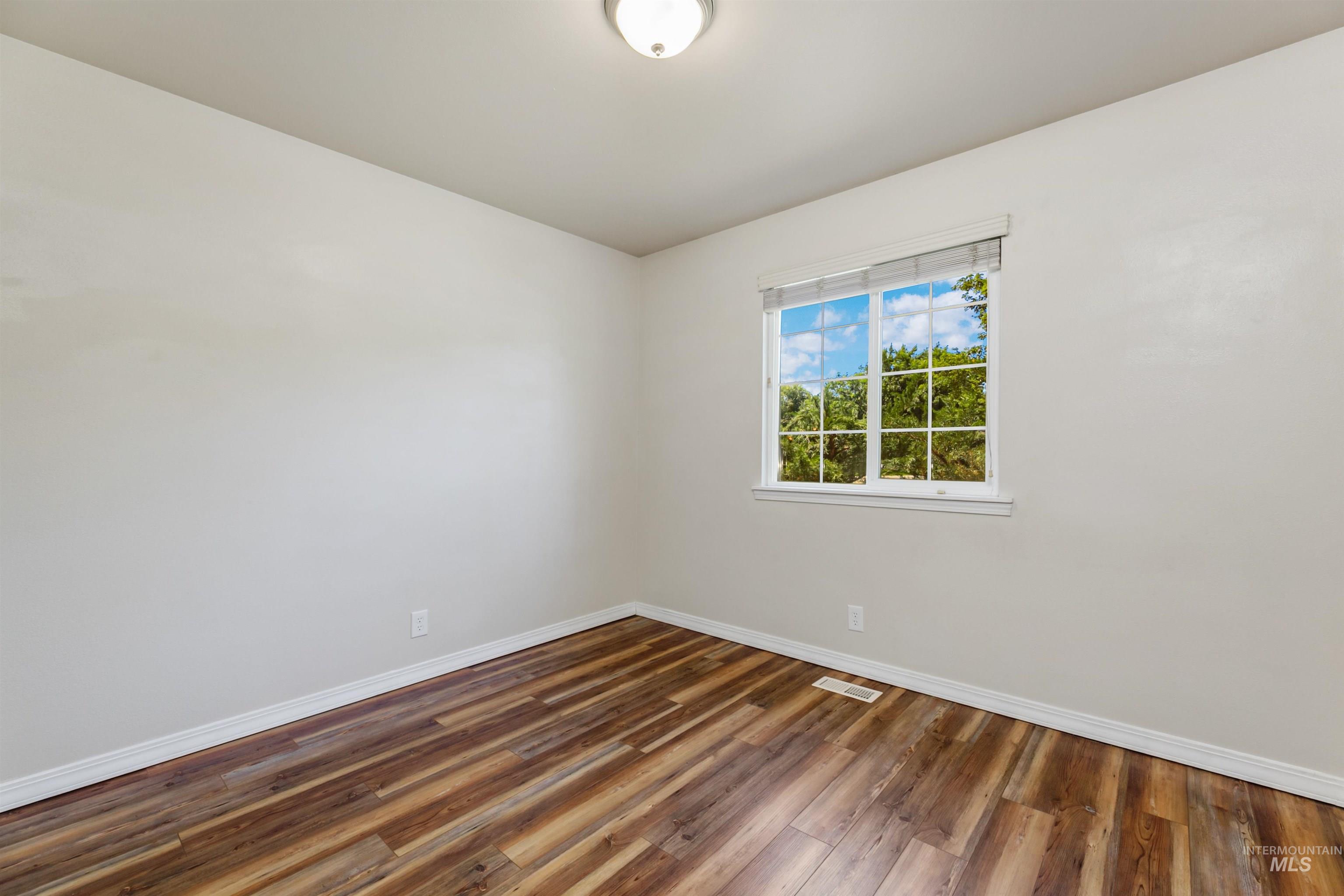 1042 N Stonehenge Way, Meridian, Idaho 83642, 3 Bedrooms, 2 Bathrooms, Residential For Sale, Price $400,000, 98994202