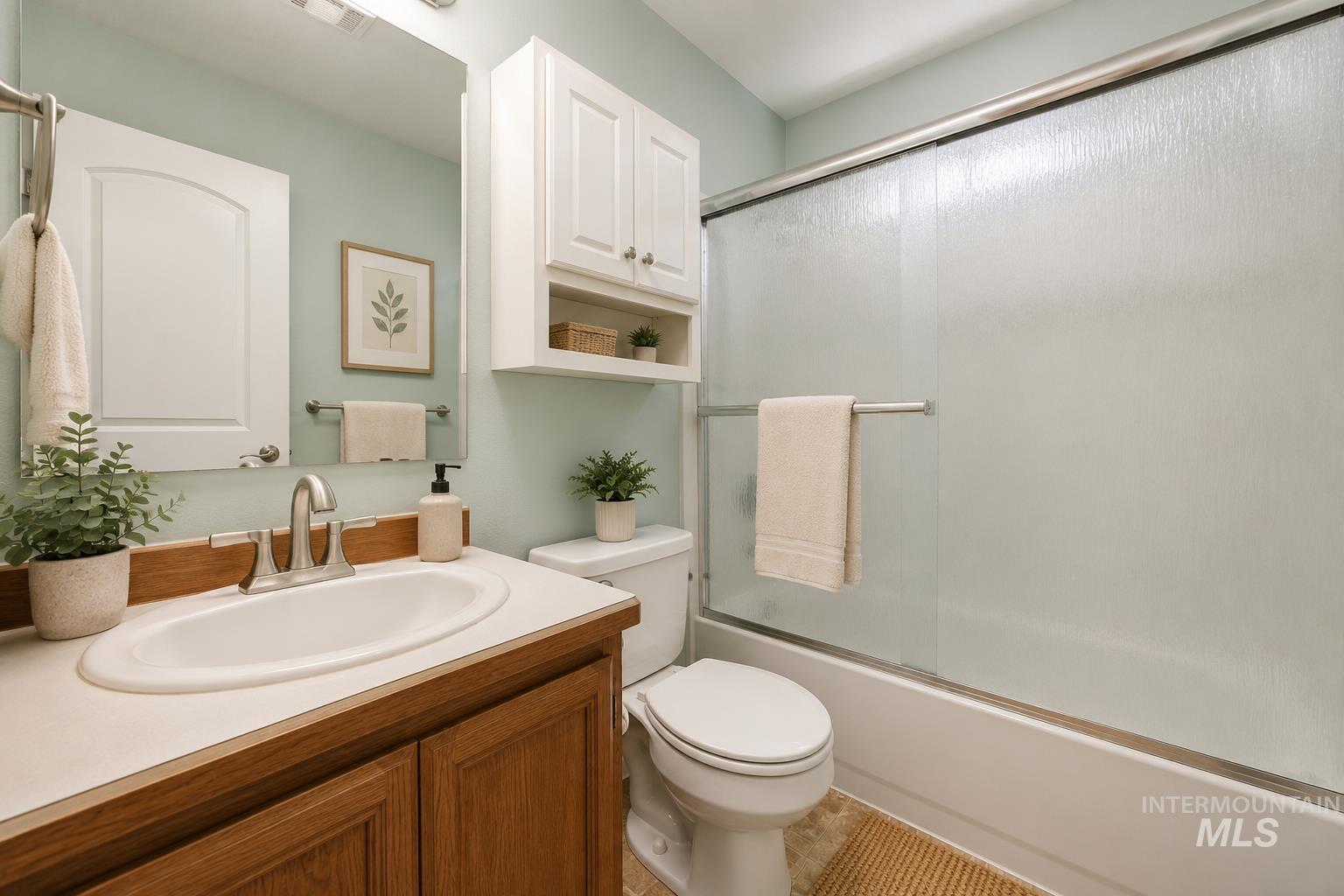 1042 N Stonehenge Way, Meridian, Idaho 83642, 3 Bedrooms, 2 Bathrooms, Residential For Sale, Price $400,000, 98994202