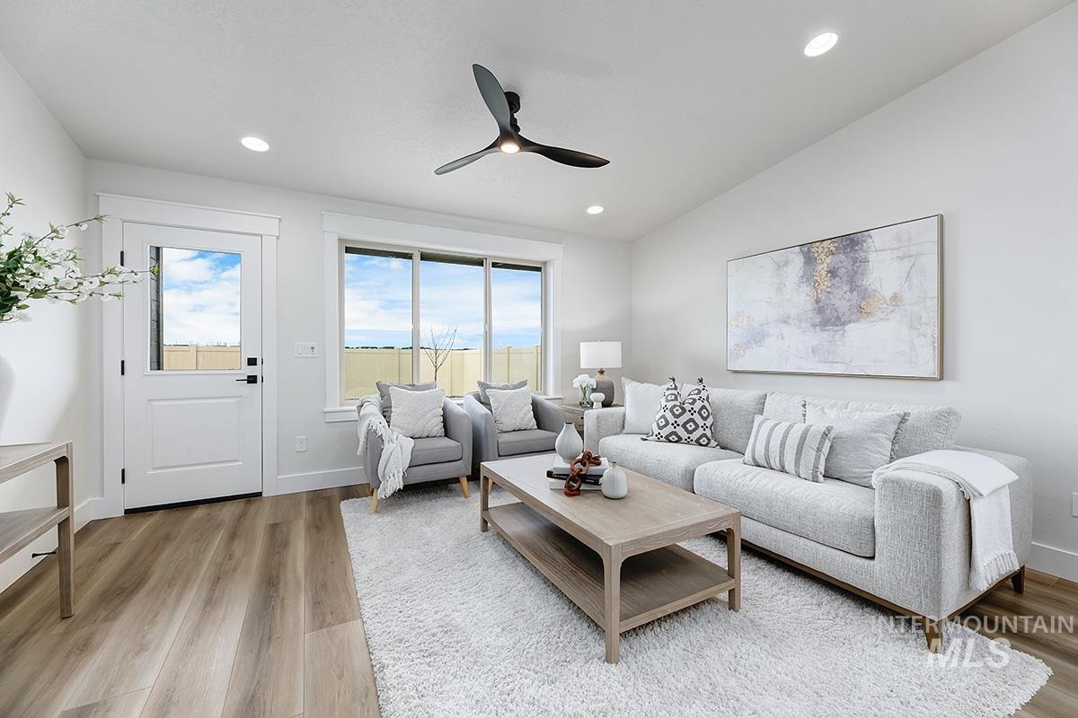 3689 S Cedarhurst Lane, Meridian, Idaho 83642, 3 Bedrooms, 2 Bathrooms, Residential For Sale, Price $515,800,MLS 98994203