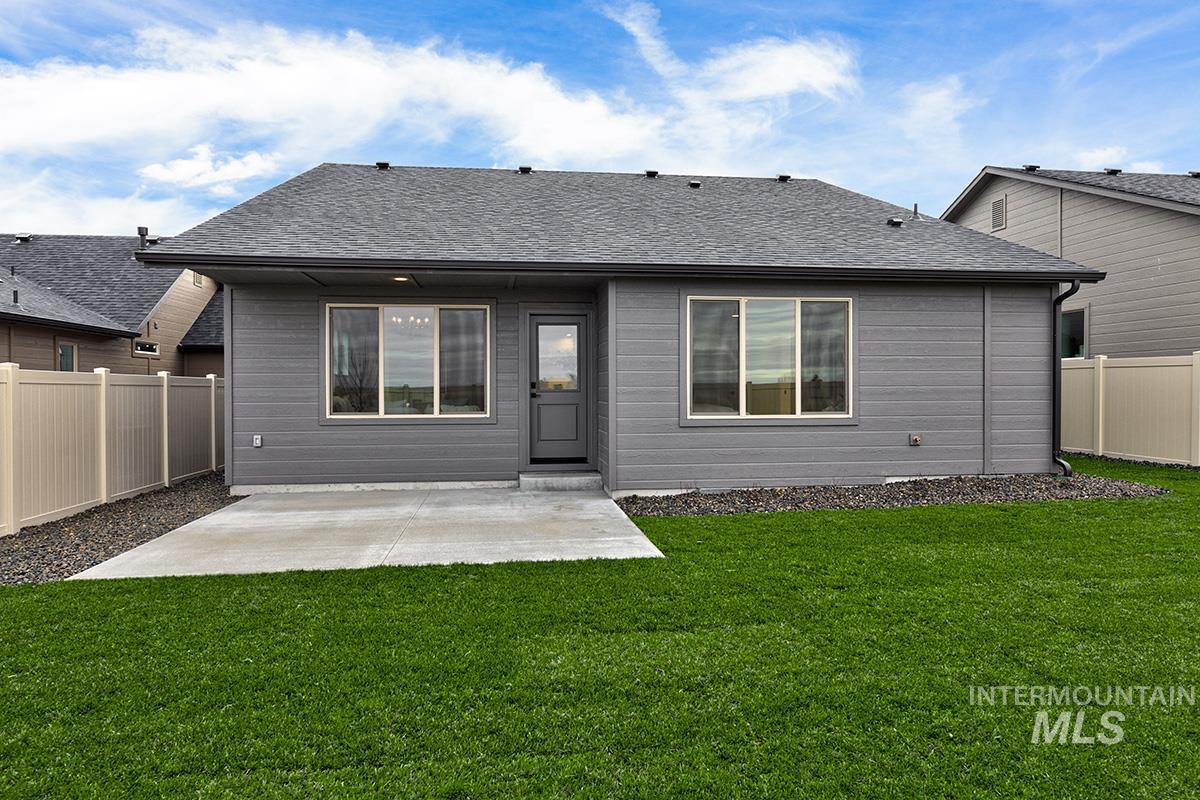 3689 S Cedarhurst Lane, Meridian, Idaho 83642, 3 Bedrooms, 2 Bathrooms, Residential For Sale, Price $515,800,MLS 98994203