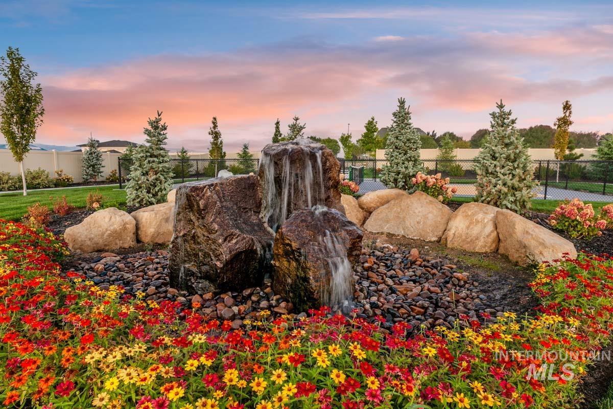 3689 S Cedarhurst Lane, Meridian, Idaho 83642, 3 Bedrooms, 2 Bathrooms, Residential For Sale, Price $515,800,MLS 98994203