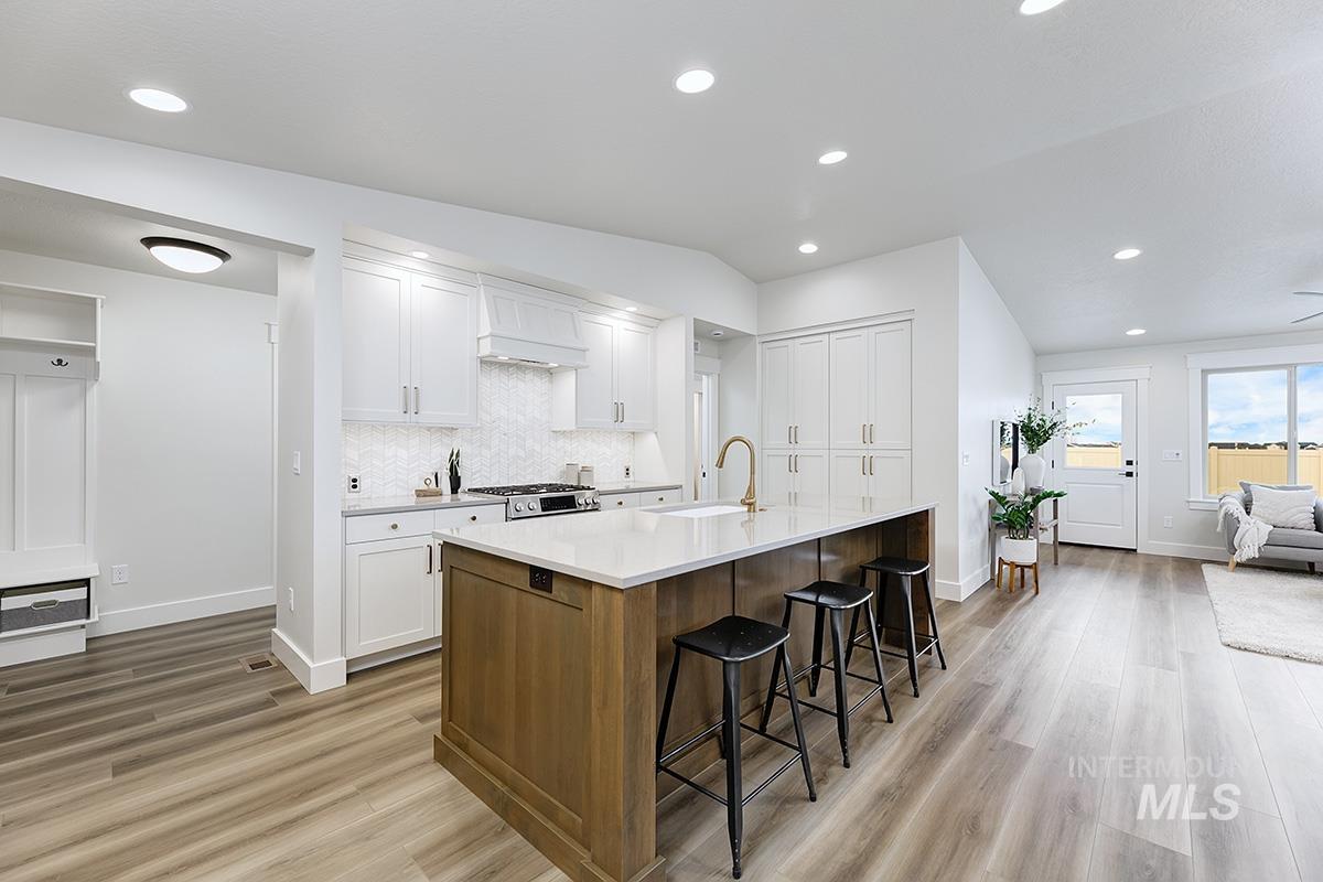 3689 S Cedarhurst Lane, Meridian, Idaho 83642, 3 Bedrooms, 2 Bathrooms, Residential For Sale, Price $515,800,MLS 98994203