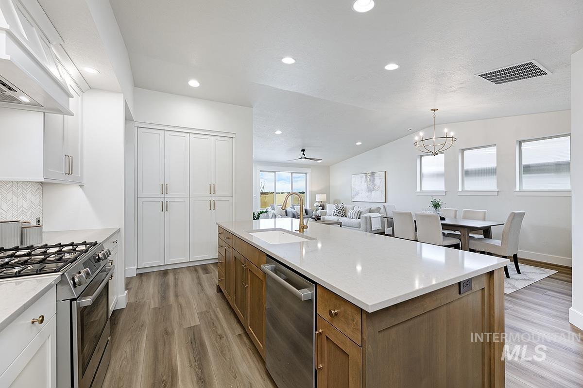 3689 S Cedarhurst Lane, Meridian, Idaho 83642, 3 Bedrooms, 2 Bathrooms, Residential For Sale, Price $515,800,MLS 98994203