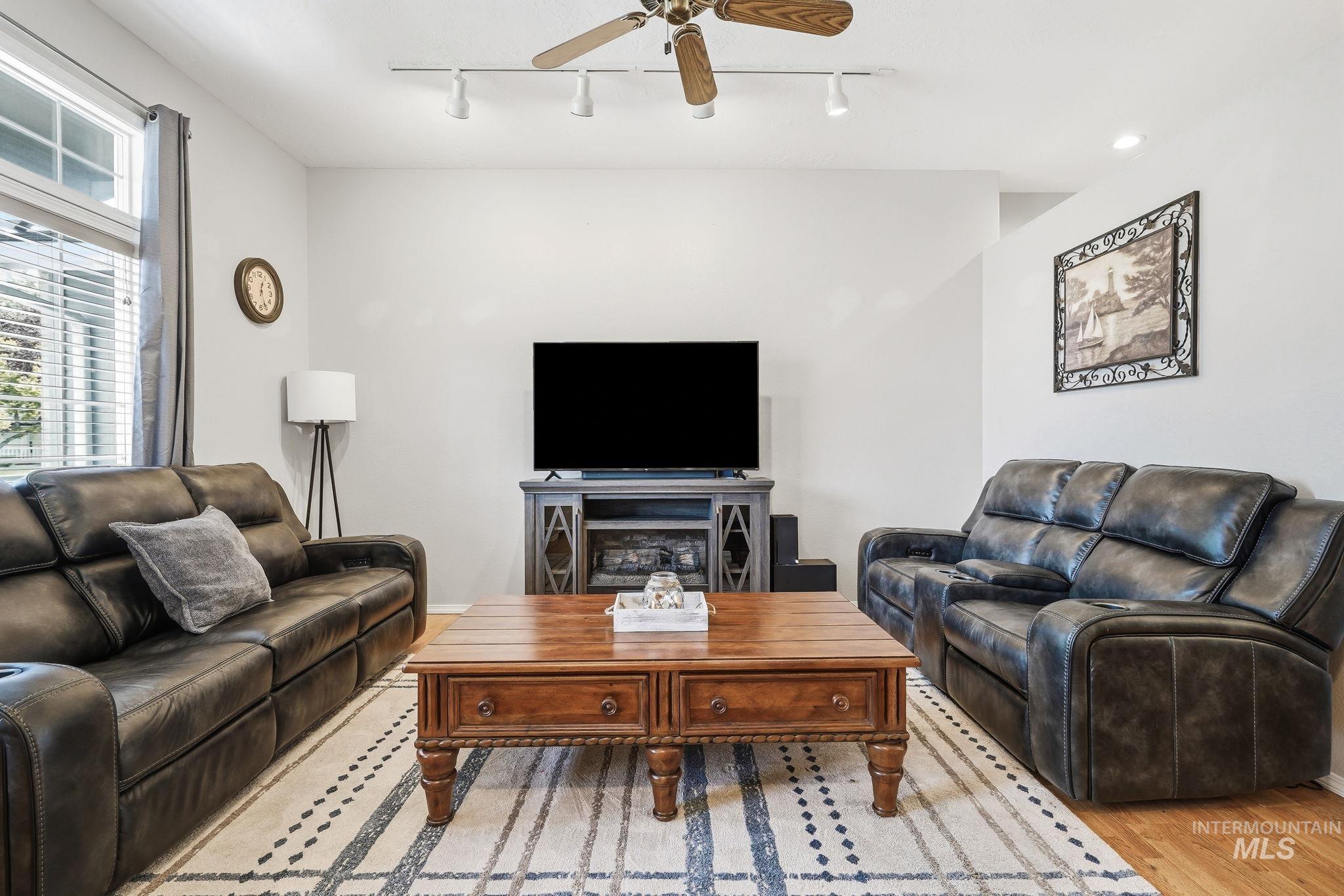 705 N Abernathy Way, Meridian, Idaho 83642, 3 Bedrooms, 2 Bathrooms, Residential For Sale, Price $409,900,MLS 98994205