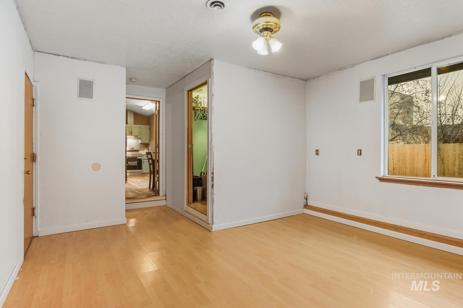 1052 NW 5th Ave, Meridian, Idaho 83642, 3 Bedrooms, 2 Bathrooms, Residential For Sale, Price $360,000,MLS 98994215