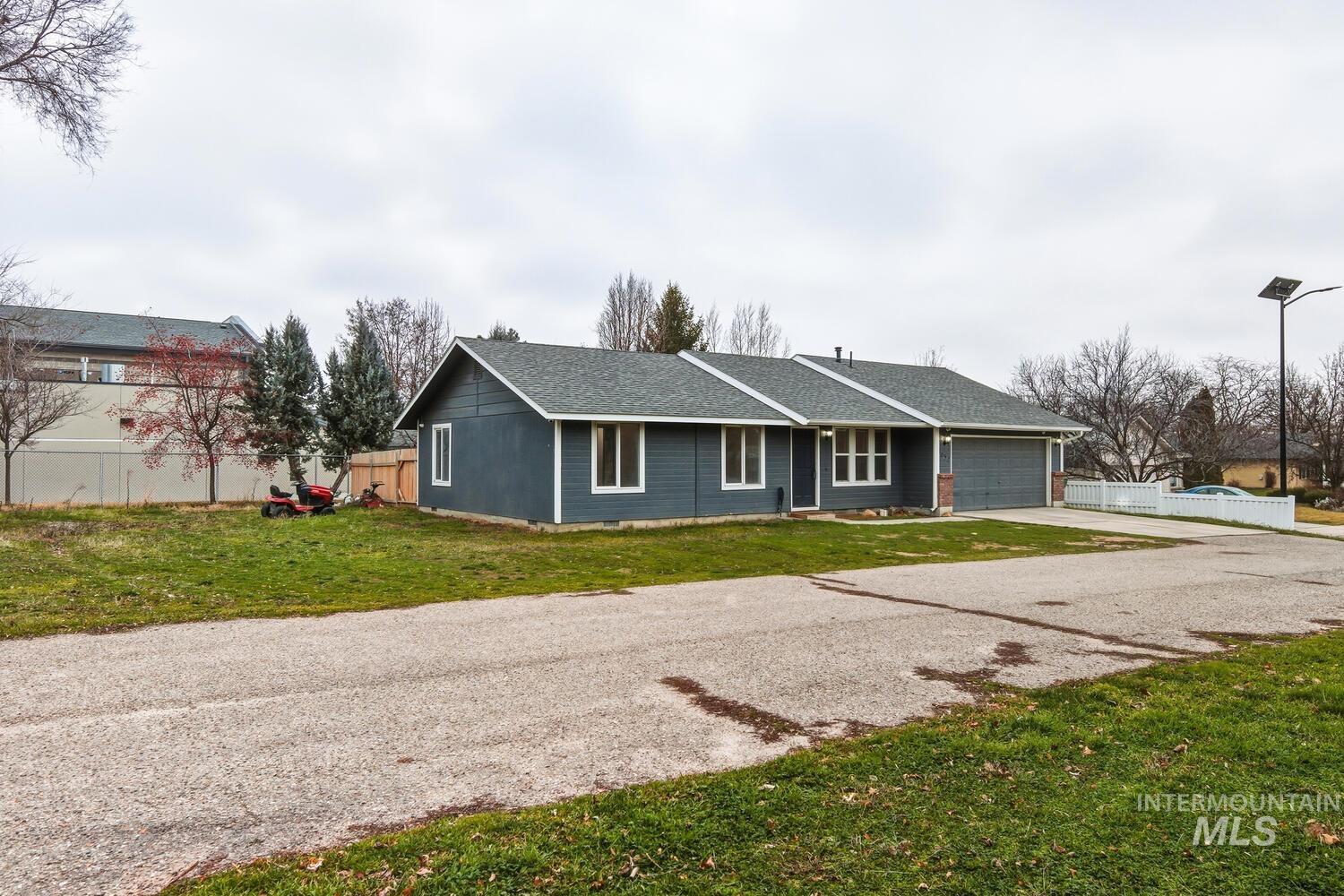 1052 NW 5th Ave, Meridian, Idaho 83642, 3 Bedrooms, 2 Bathrooms, Residential For Sale, Price $360,000,MLS 98994215