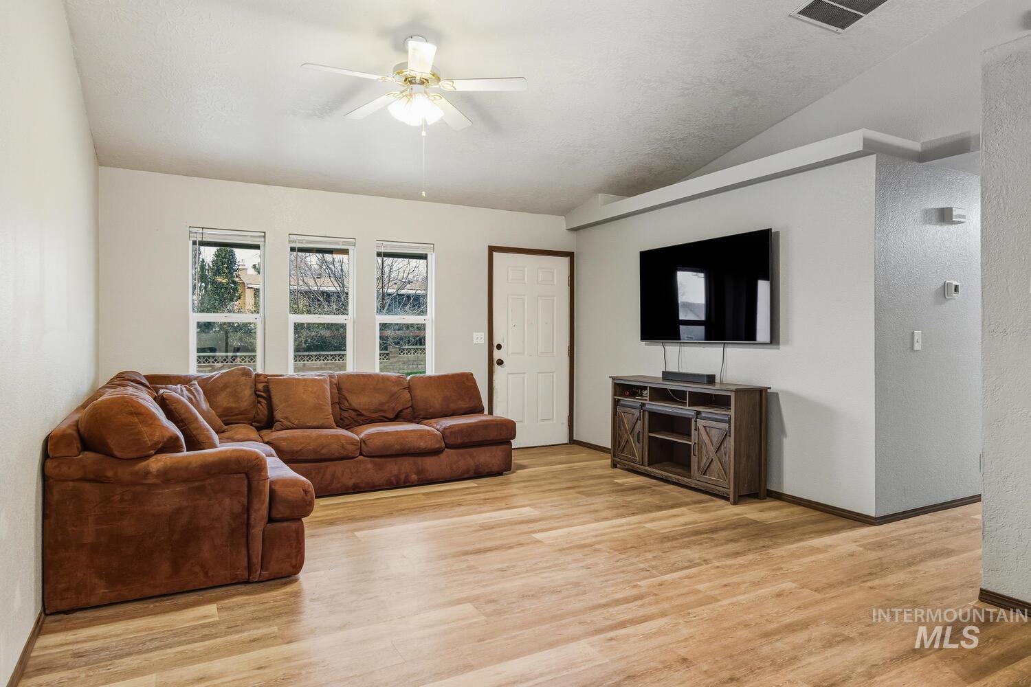 1052 NW 5th Ave, Meridian, Idaho 83642, 3 Bedrooms, 2 Bathrooms, Residential For Sale, Price $360,000,MLS 98994215