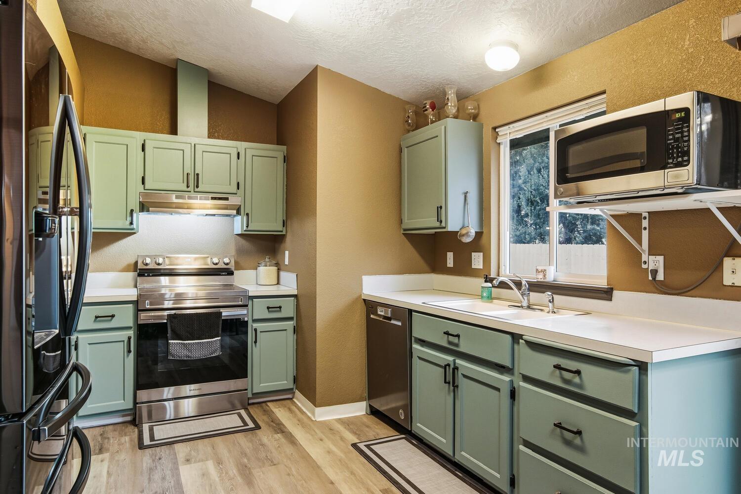 1052 NW 5th Ave, Meridian, Idaho 83642, 3 Bedrooms, 2 Bathrooms, Residential For Sale, Price $360,000,MLS 98994215