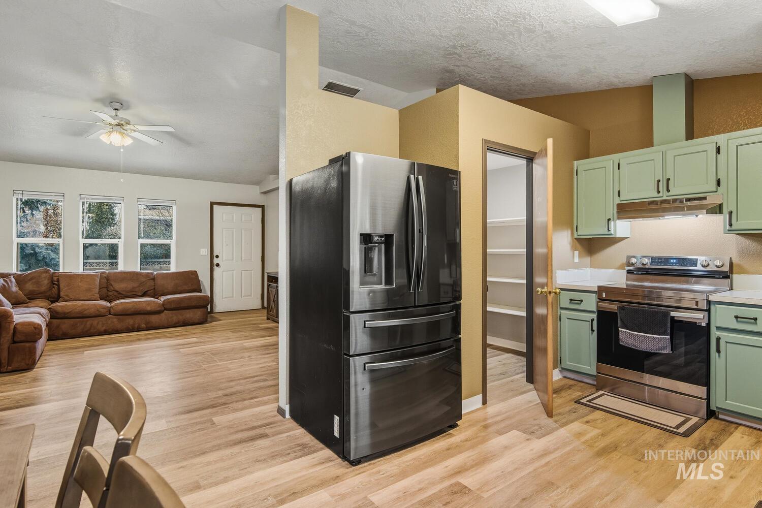1052 NW 5th Ave, Meridian, Idaho 83642, 3 Bedrooms, 2 Bathrooms, Residential For Sale, Price $360,000,MLS 98994215