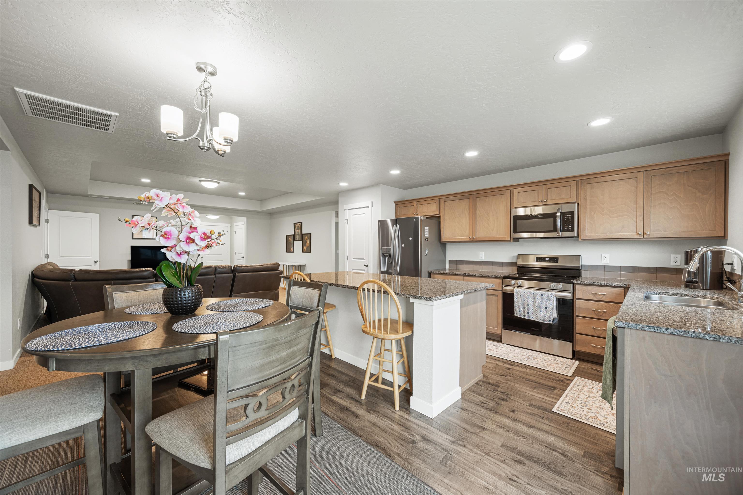 10418 Rockaway Ridge St, Nampa, Idaho 83687, 3 Bedrooms, 2 Bathrooms, Residential For Sale, Price $399,900,MLS 98994223