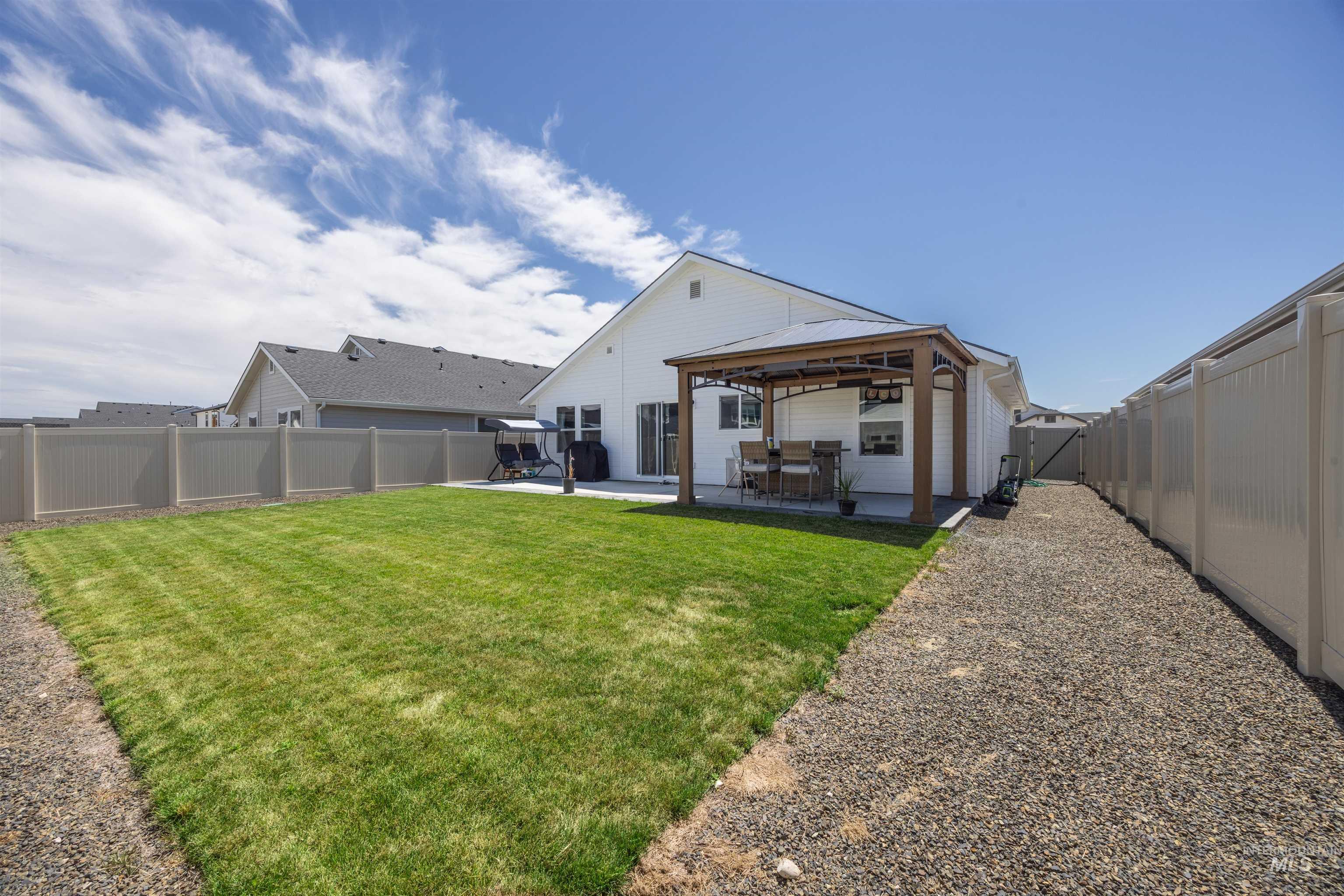 10418 Rockaway Ridge St, Nampa, Idaho 83687, 3 Bedrooms, 2 Bathrooms, Residential For Sale, Price $399,900,MLS 98994223