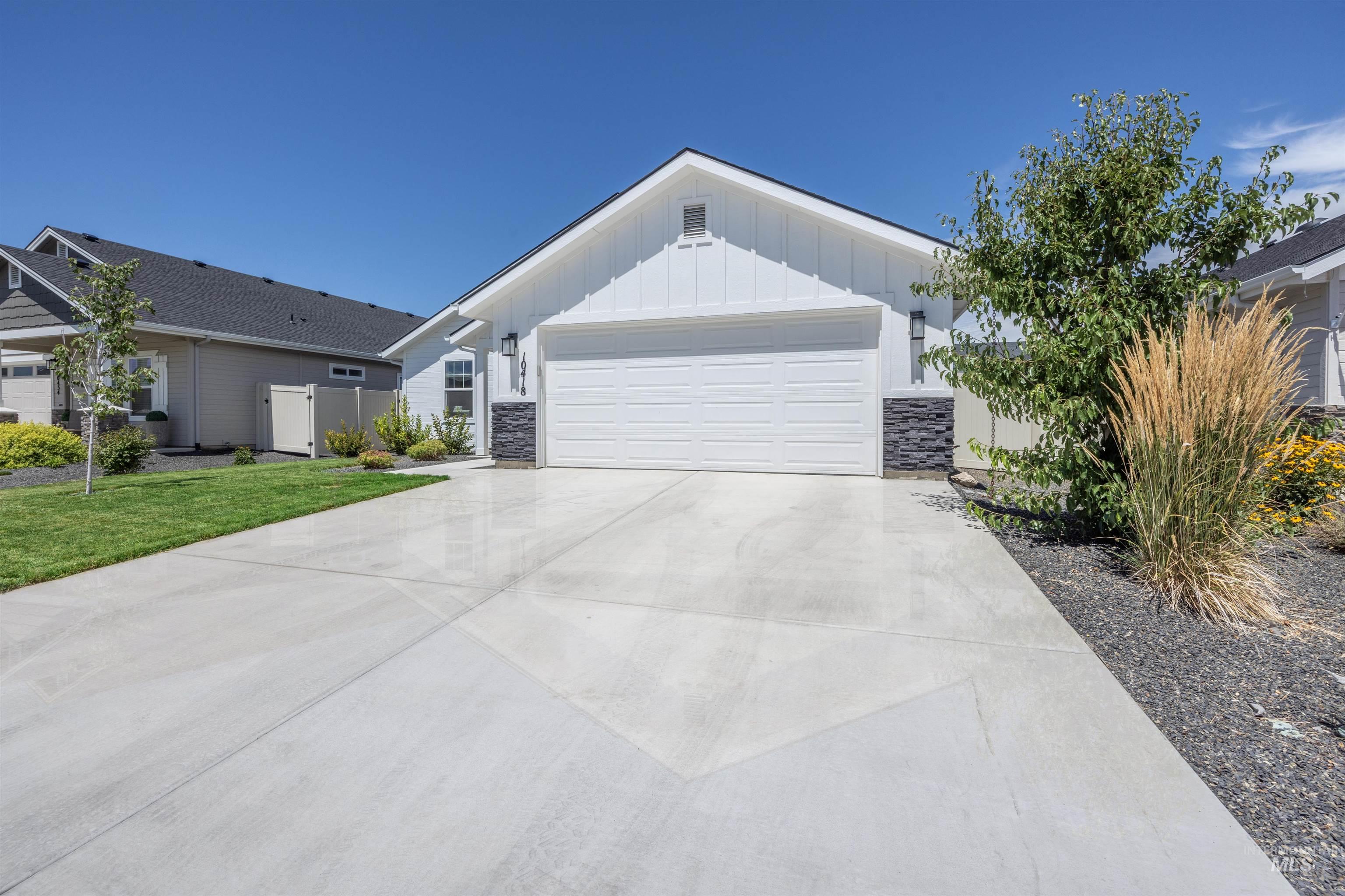 10418 Rockaway Ridge St, Nampa, Idaho 83687, 3 Bedrooms, 2 Bathrooms, Residential For Sale, Price $399,900,MLS 98994223