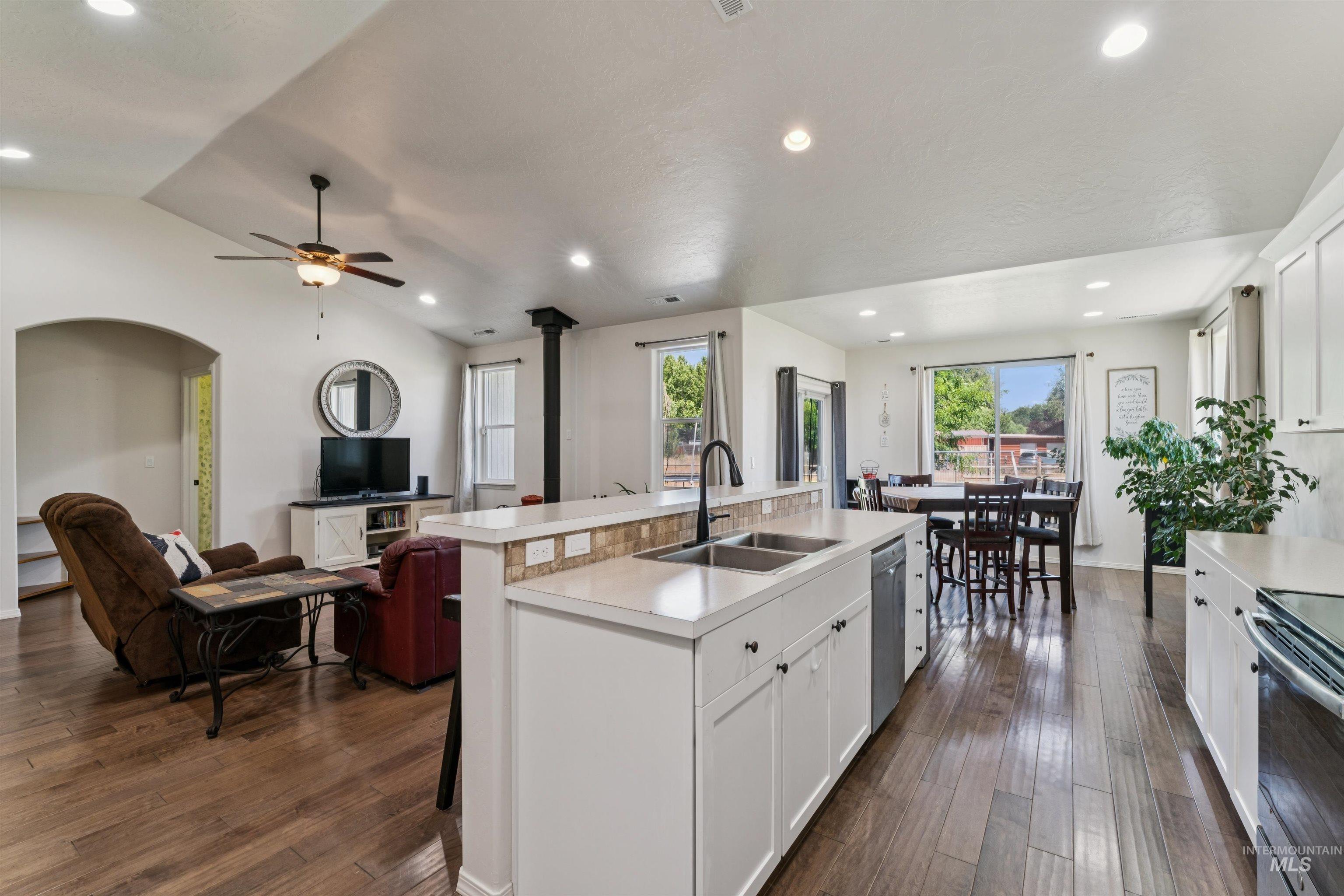 740 S School Ave, Kuna, Idaho 83634, 4 Bedrooms, 3 Bathrooms, Residential For Sale, Price $735,000, 98994225