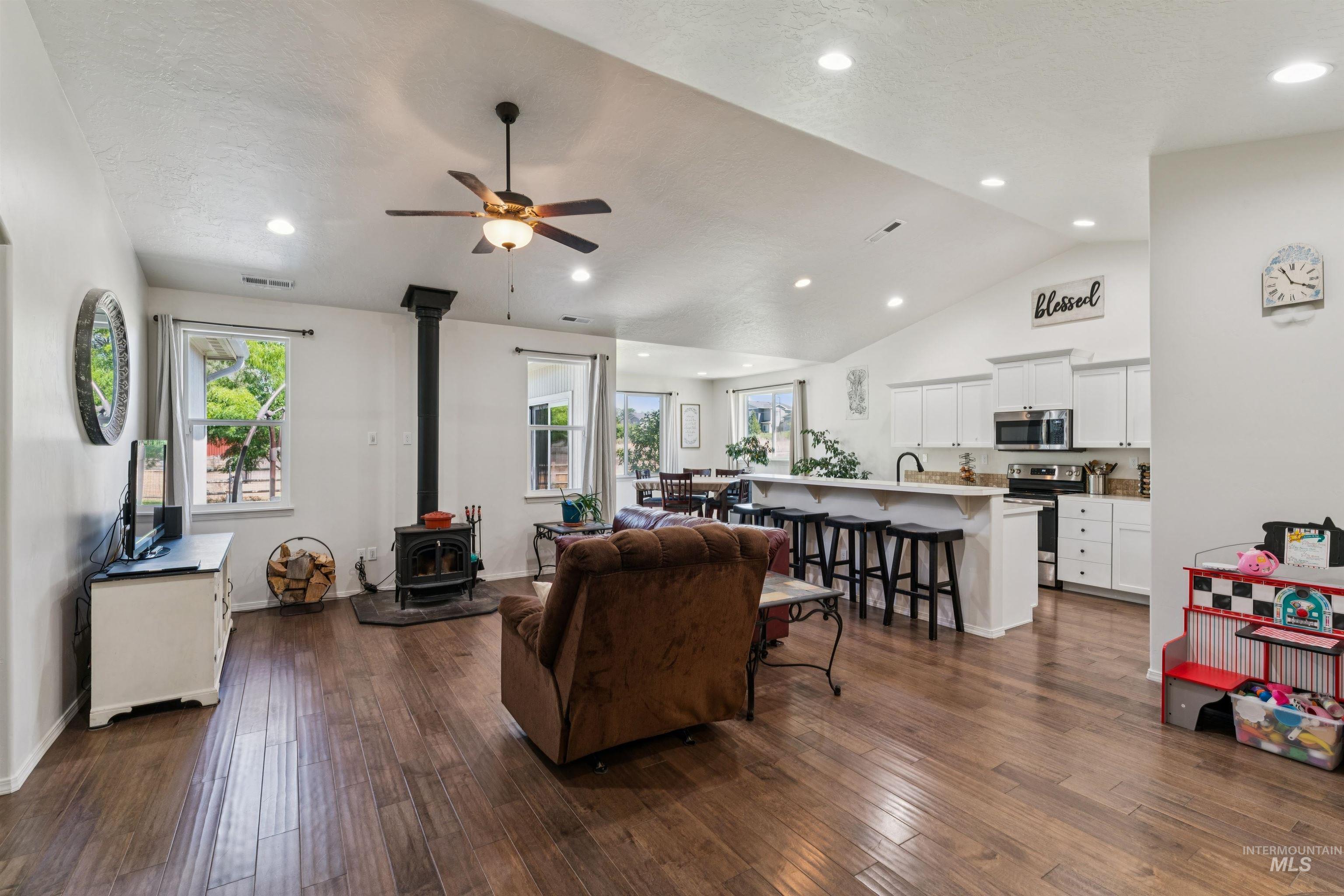 740 S School Ave, Kuna, Idaho 83634, 4 Bedrooms, 3 Bathrooms, Residential For Sale, Price $735,000, 98994225