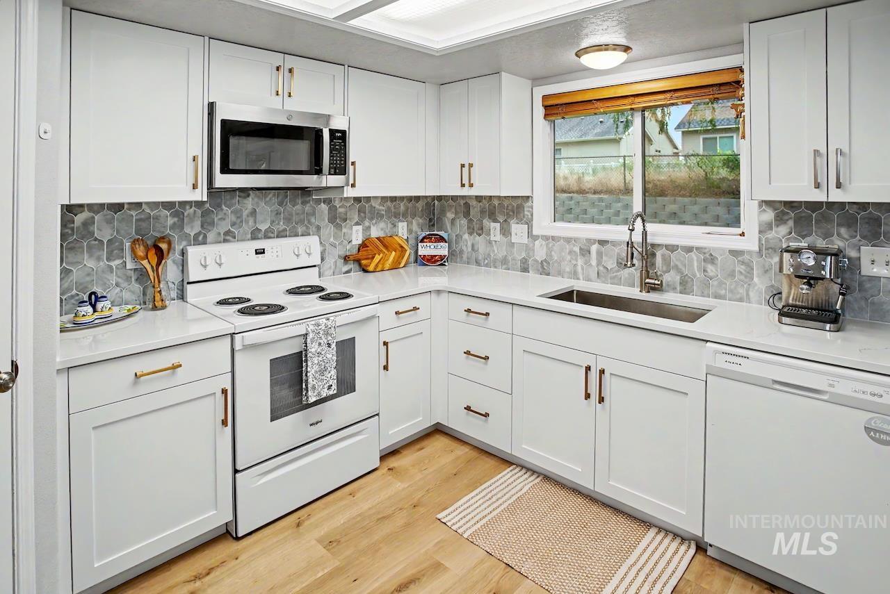 3339 Cedar Park Pl, Nampa, Idaho 83686, 3 Bedrooms, 2 Bathrooms, Residential For Sale, Price $369,900, 98994226