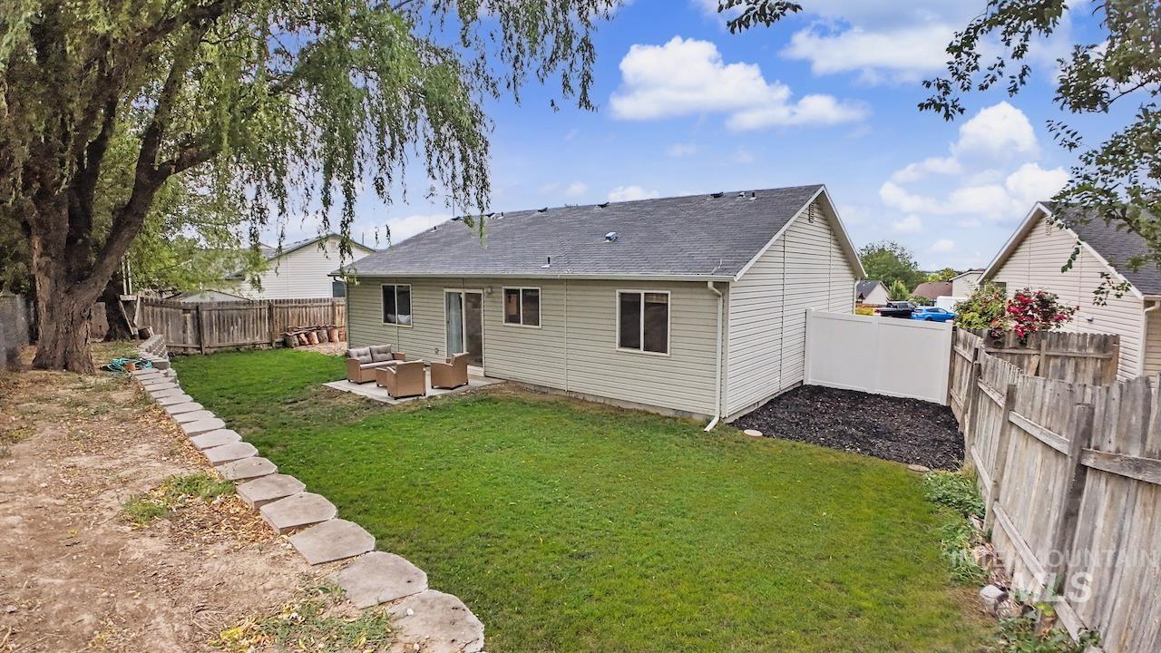 3339 Cedar Park Pl, Nampa, Idaho 83686, 3 Bedrooms, 2 Bathrooms, Residential For Sale, Price $369,900,MLS 98994226