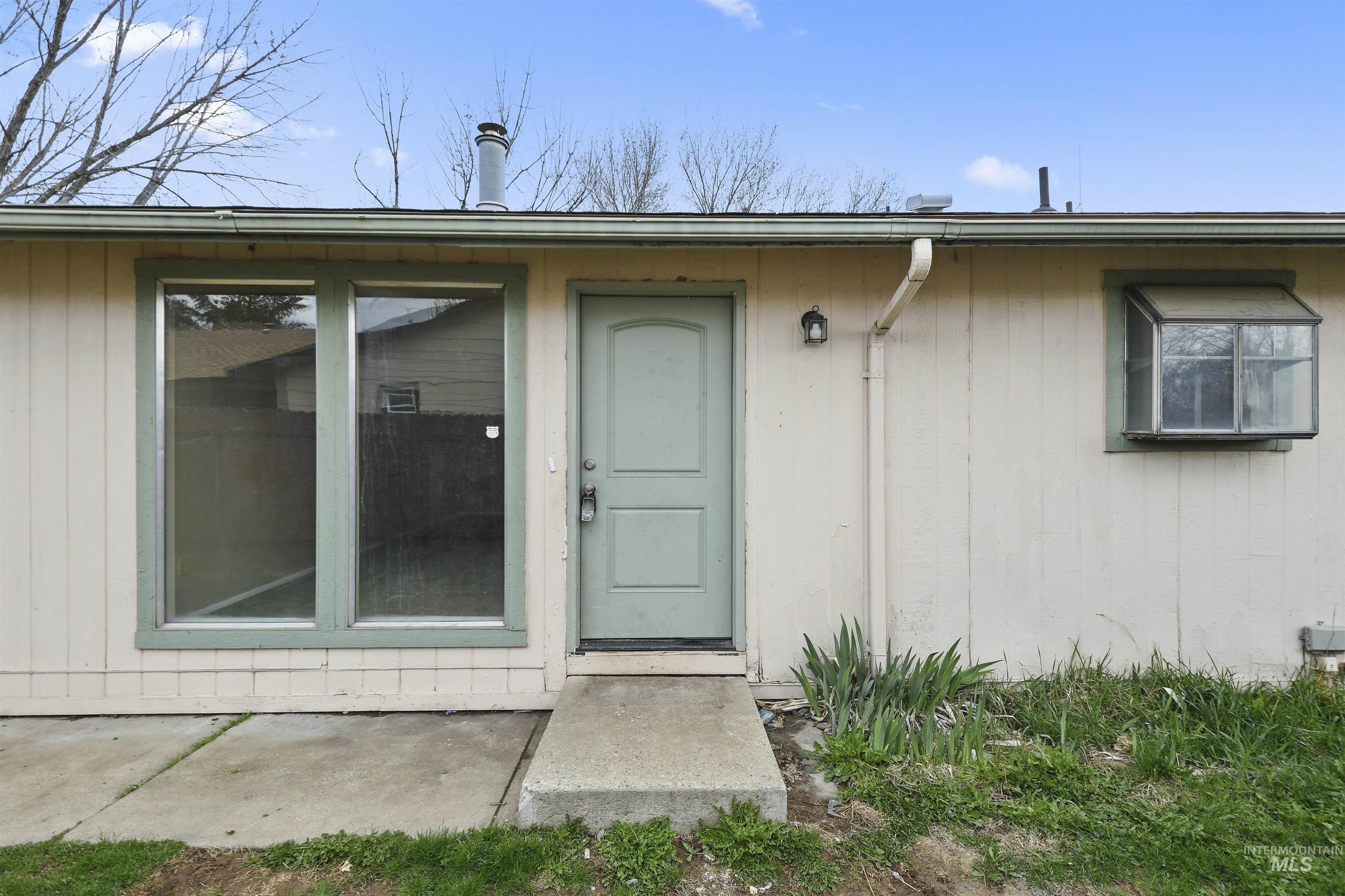 10397 -10399 W. Irving Ct., Boise, Idaho 83704, 3 Bedrooms, 1 Bathroom, Residential Income For Sale, Price $449,900,MLS 98994230