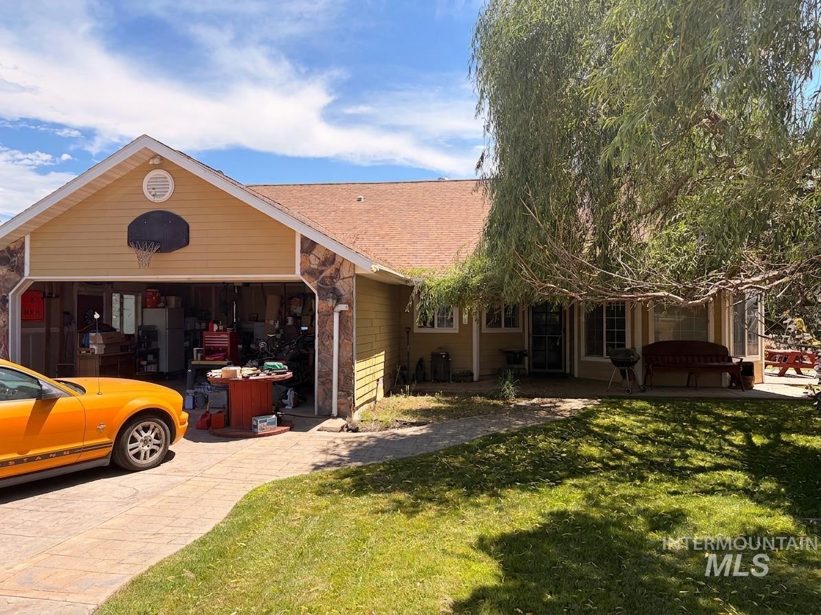 1915 East 3100 South, Wendell, Idaho 83355, 3 Bedrooms, 2 Bathrooms, Residential For Sale, Price $489,000,MLS 98994233