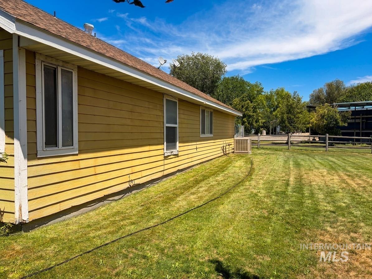 1915 East 3100 South, Wendell, Idaho 83355, 3 Bedrooms, 2 Bathrooms, Residential For Sale, Price $489,000,MLS 98994233
