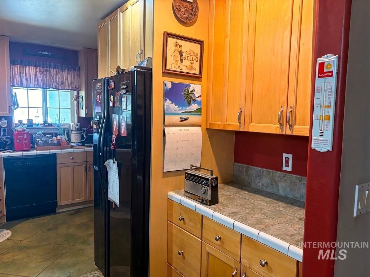 1915 East 3100 South, Wendell, Idaho 83355, 3 Bedrooms, 2 Bathrooms, Residential For Sale, Price $489,000,MLS 98994233