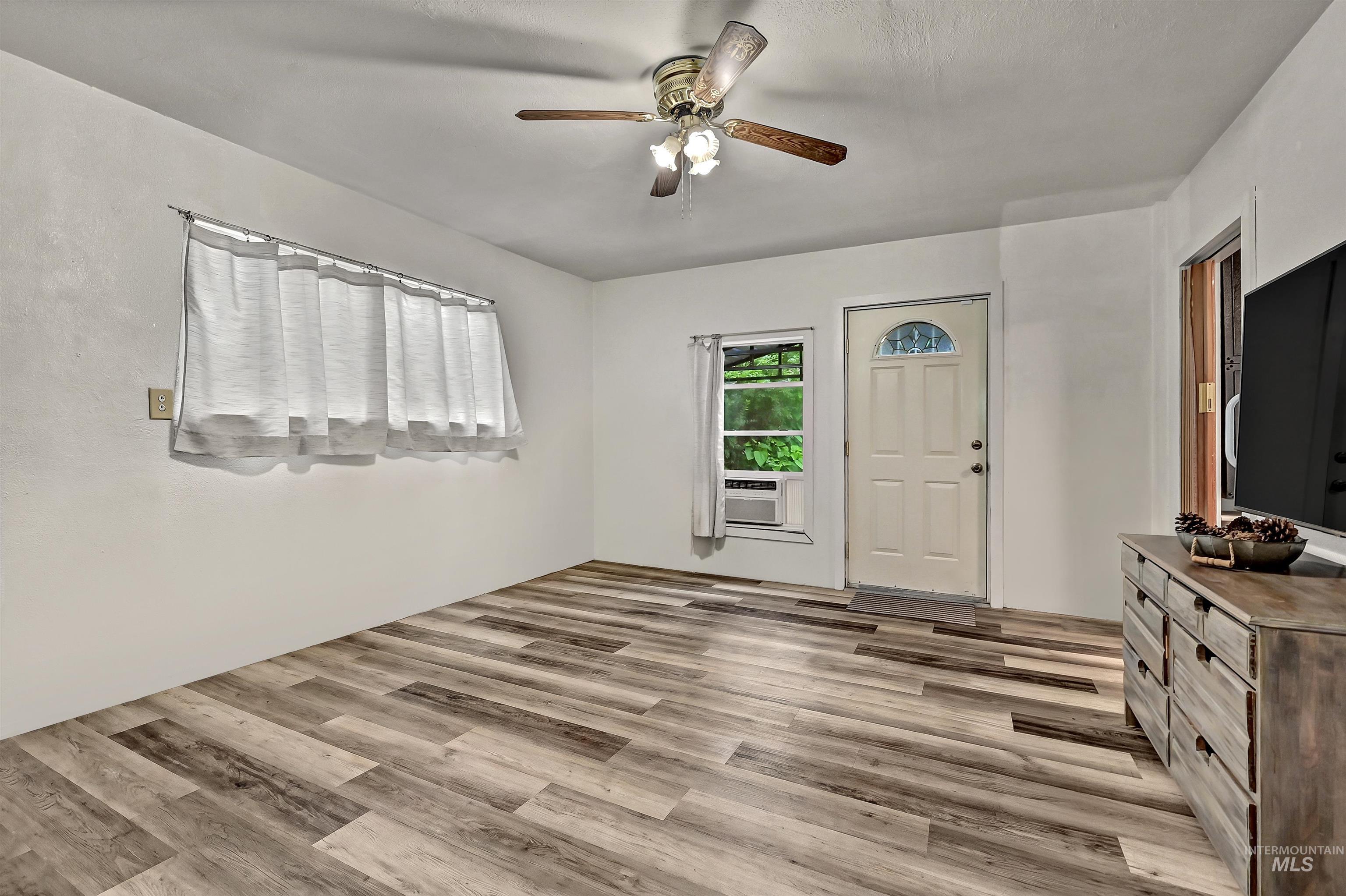 2206 S Manitou Ave, Boise, Idaho 83706, 2 Bedrooms, 2 Bathrooms, Residential For Sale, Price $410,000,MLS 98994241