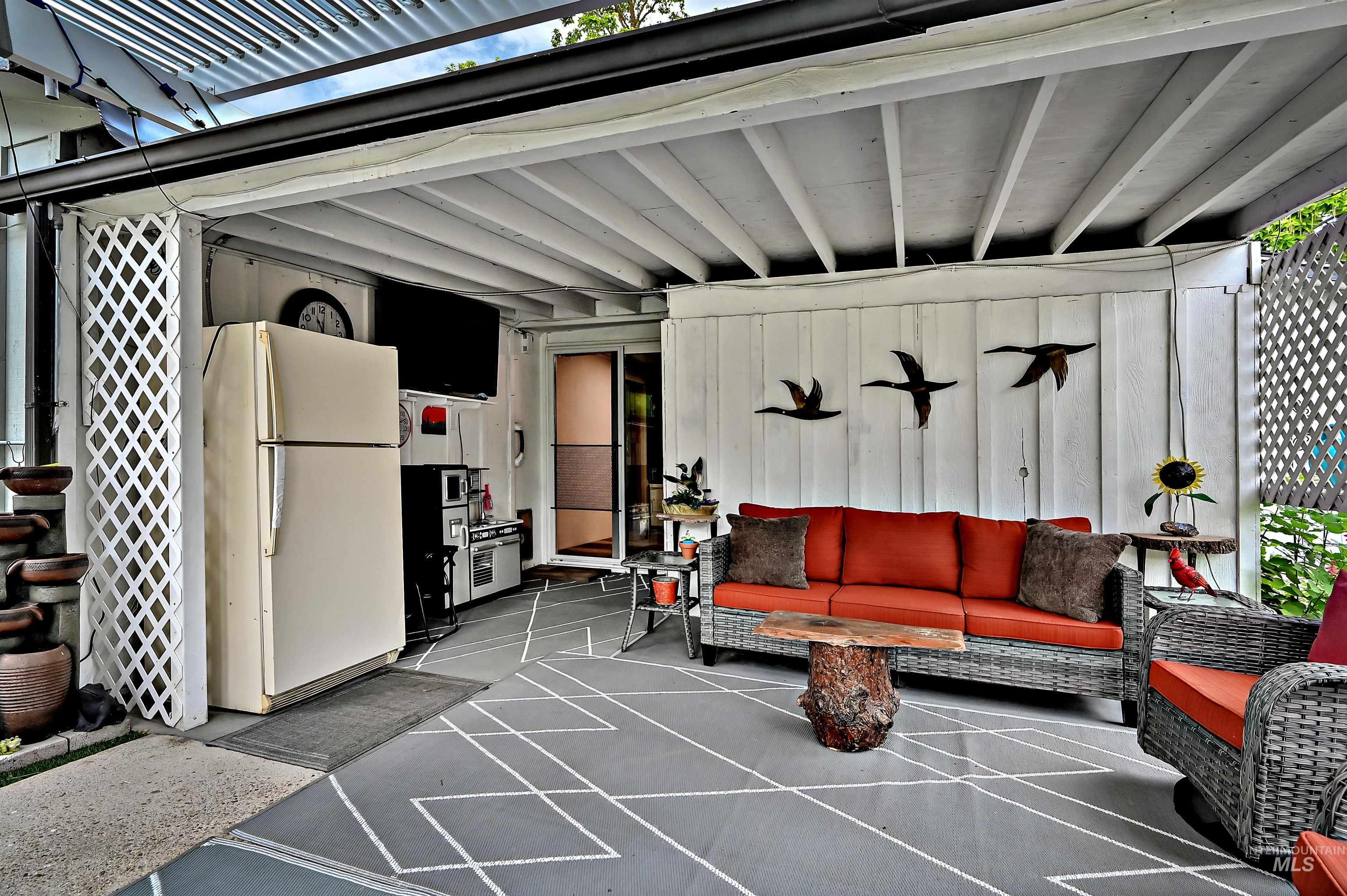 2206 S Manitou Ave, Boise, Idaho 83706, 2 Bedrooms, 2 Bathrooms, Residential For Sale, Price $410,000,MLS 98994241
