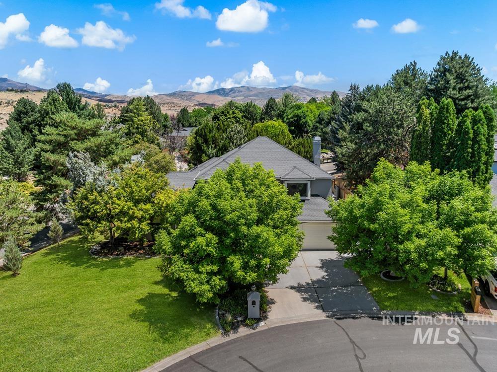 1865 E Sendero Ln, Boise, Idaho 83712, 5 Bedrooms, 3 Bathrooms, Residential For Sale, Price $990,000,MLS 98994255