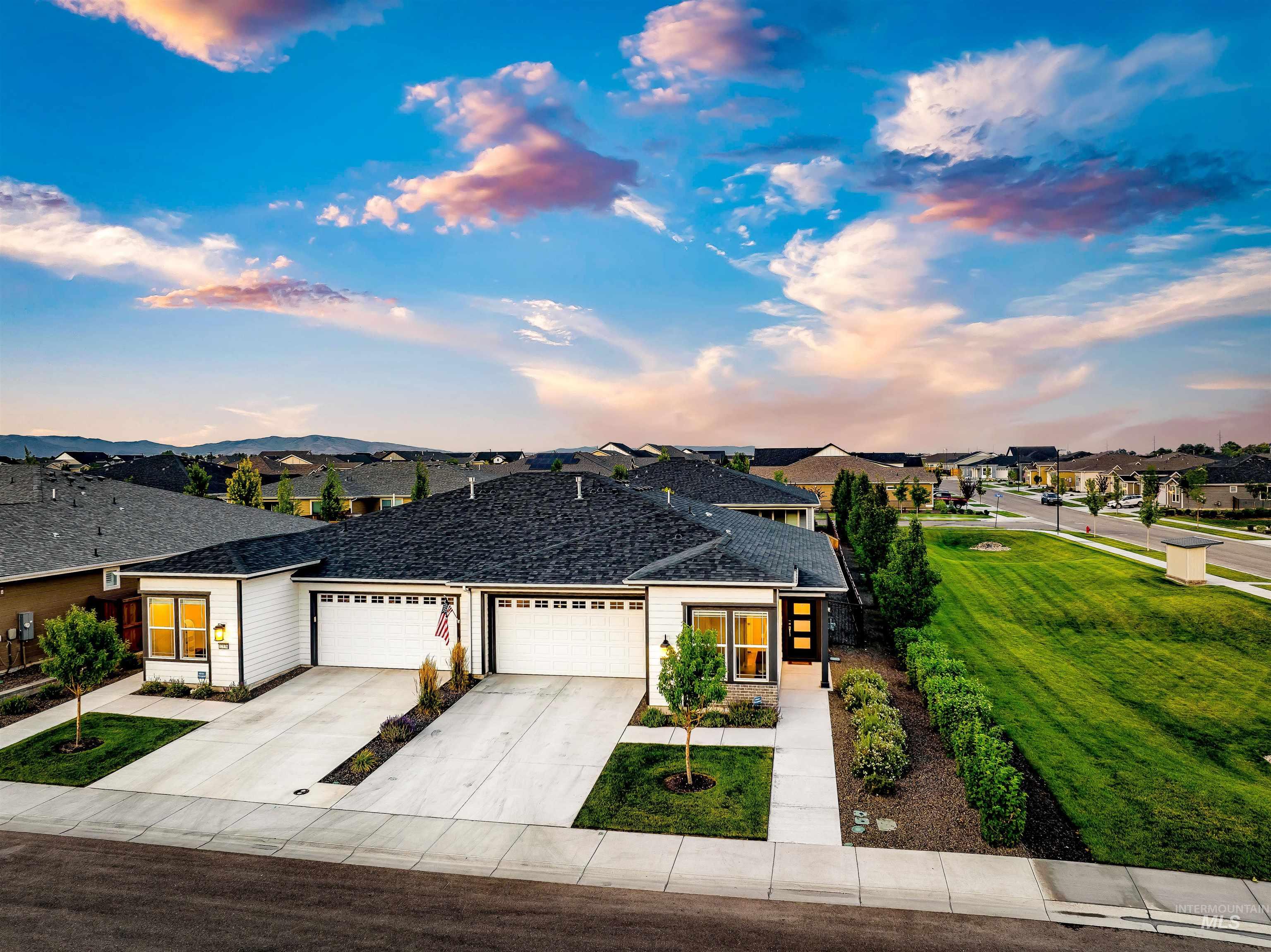 12150 S Glory Ln, Kuna, Idaho 83634, 2 Bedrooms, 2 Bathrooms, Residential For Sale, Price $499,900, 98994256