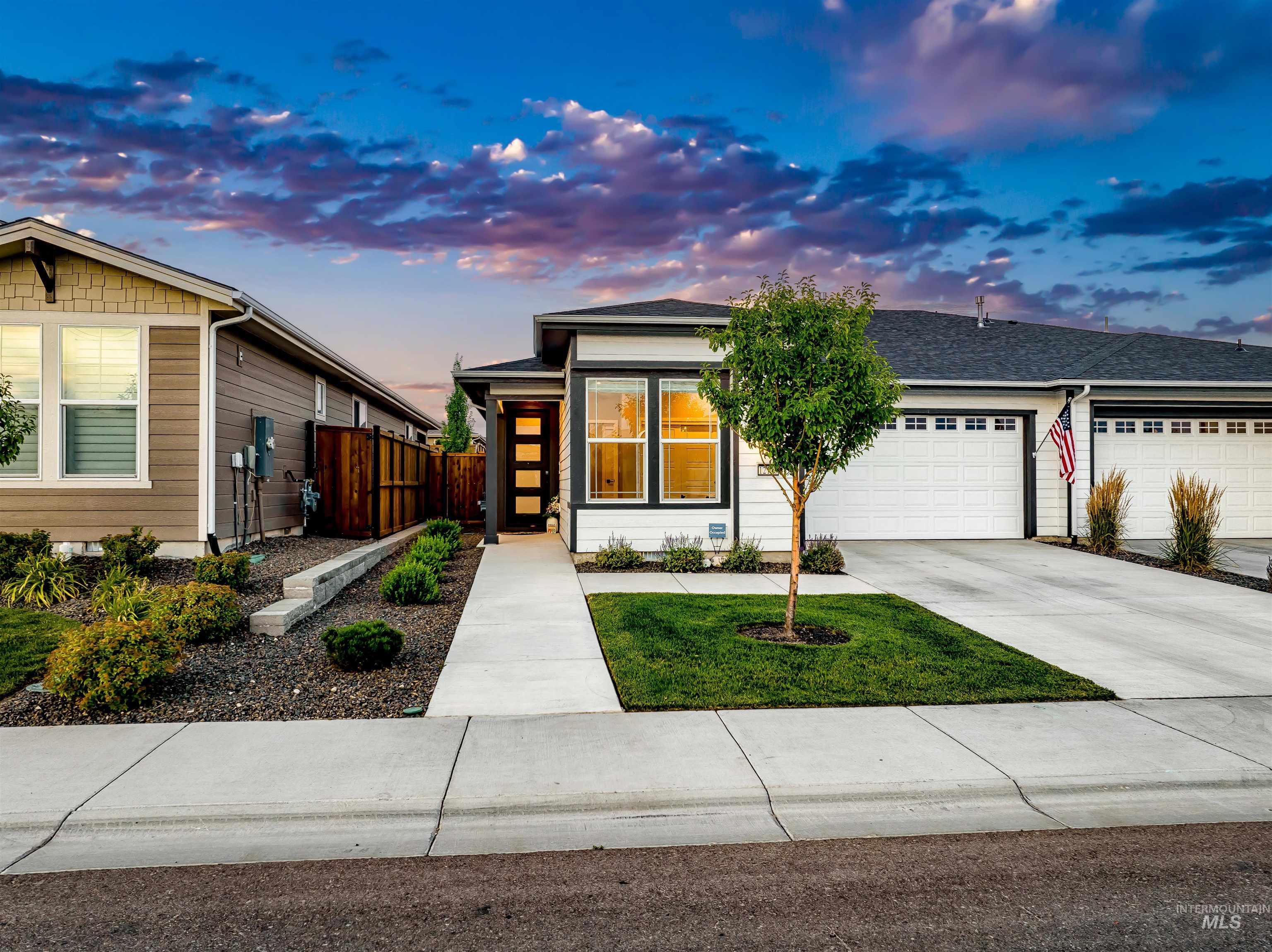 12136 S Glory Ln, Kuna, Idaho 83634, 2 Bedrooms, 2 Bathrooms, Residential For Sale, Price $444,900, 98994261