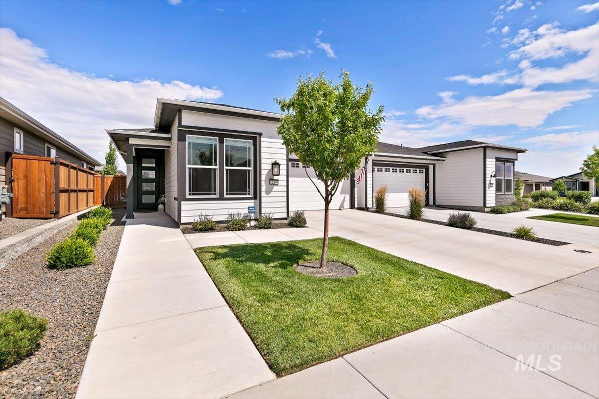 12136 S Glory Ln, Kuna, Idaho 83634, 2 Bedrooms, 2 Bathrooms, Residential For Sale, Price $444,900, 98994261