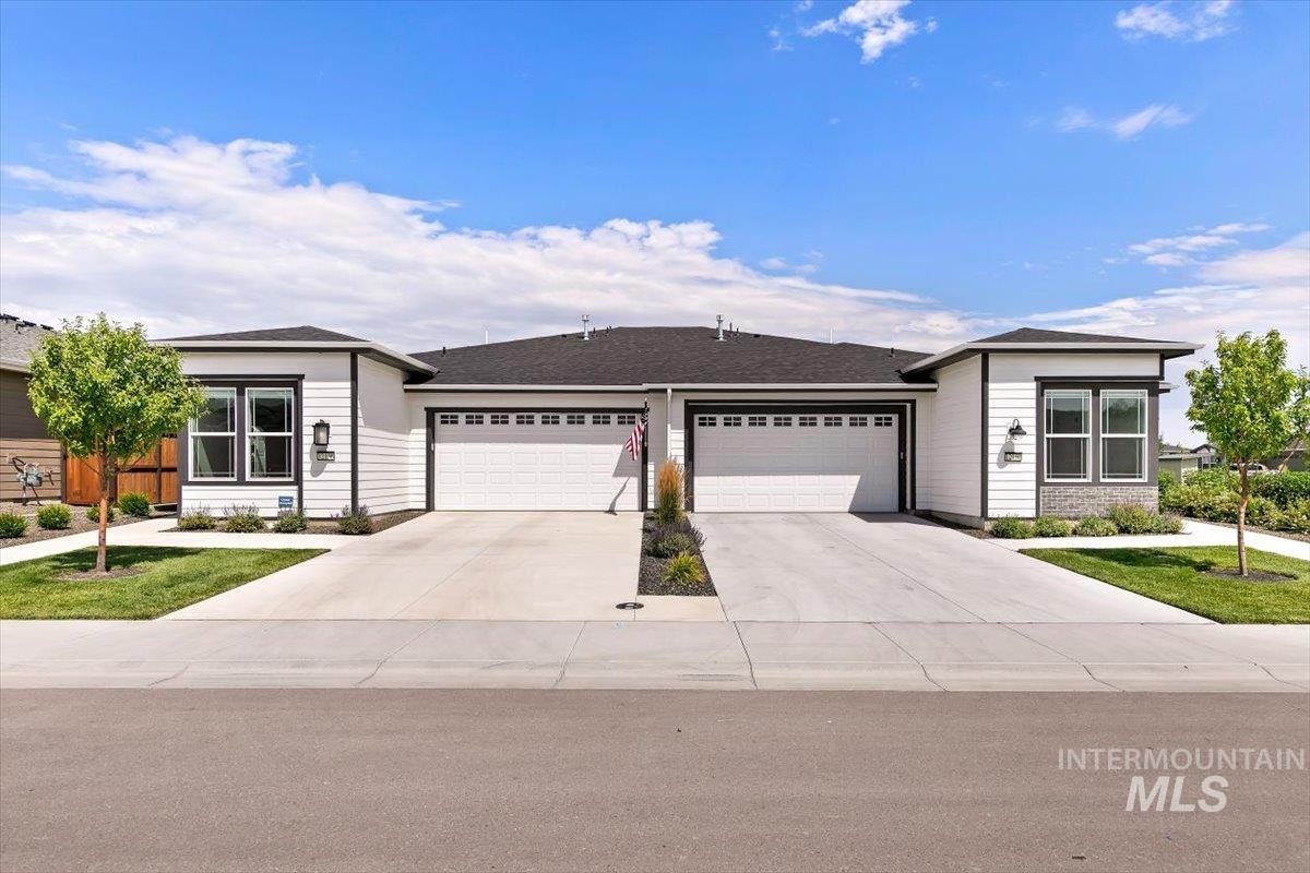 12136 S Glory Ln, Kuna, Idaho 83634, 2 Bedrooms, 2 Bathrooms, Residential For Sale, Price $444,900, 98994261