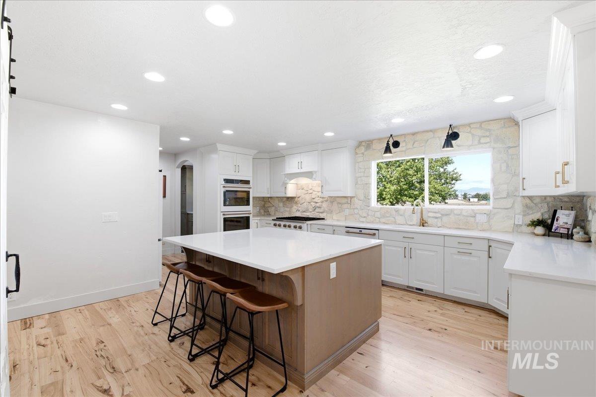 21420 Lakehaven Ln, Star, Idaho 83669, 4 Bedrooms, 3 Bathrooms, Residential For Sale, Price $1,699,990,MLS 98994264