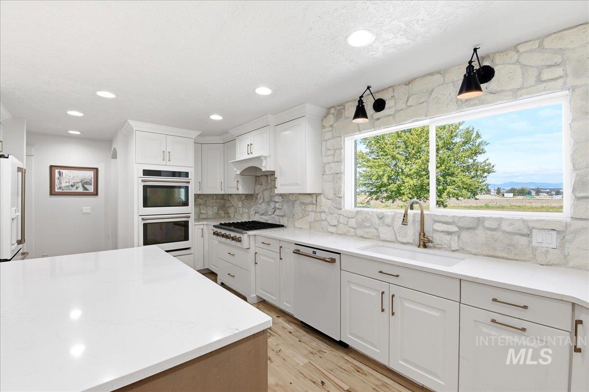 21420 Lakehaven Ln, Star, Idaho 83669, 4 Bedrooms, 3 Bathrooms, Residential For Sale, Price $1,699,990,MLS 98994264